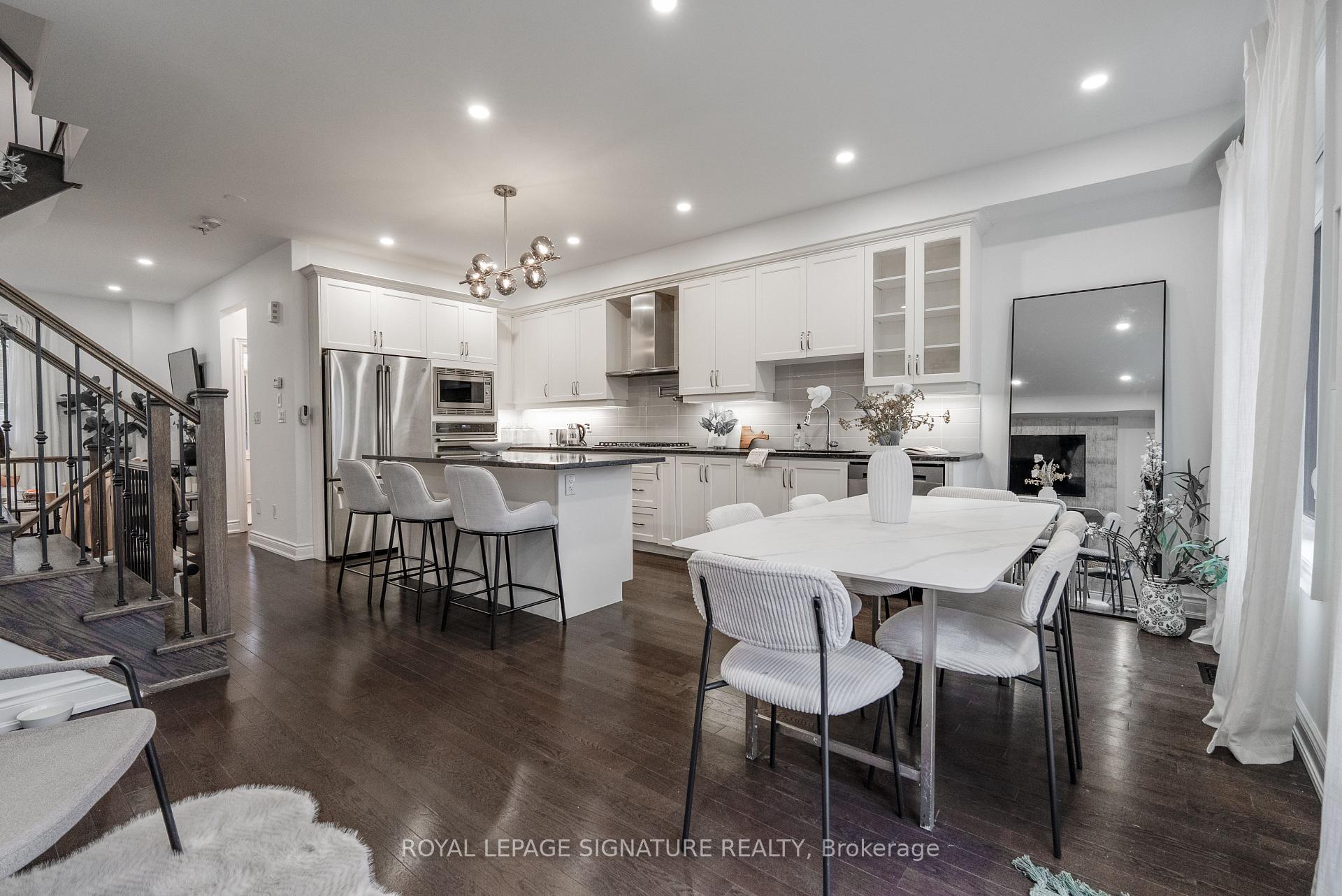 14 Queen Mary Court, Vaughan, ON L4L 0H9