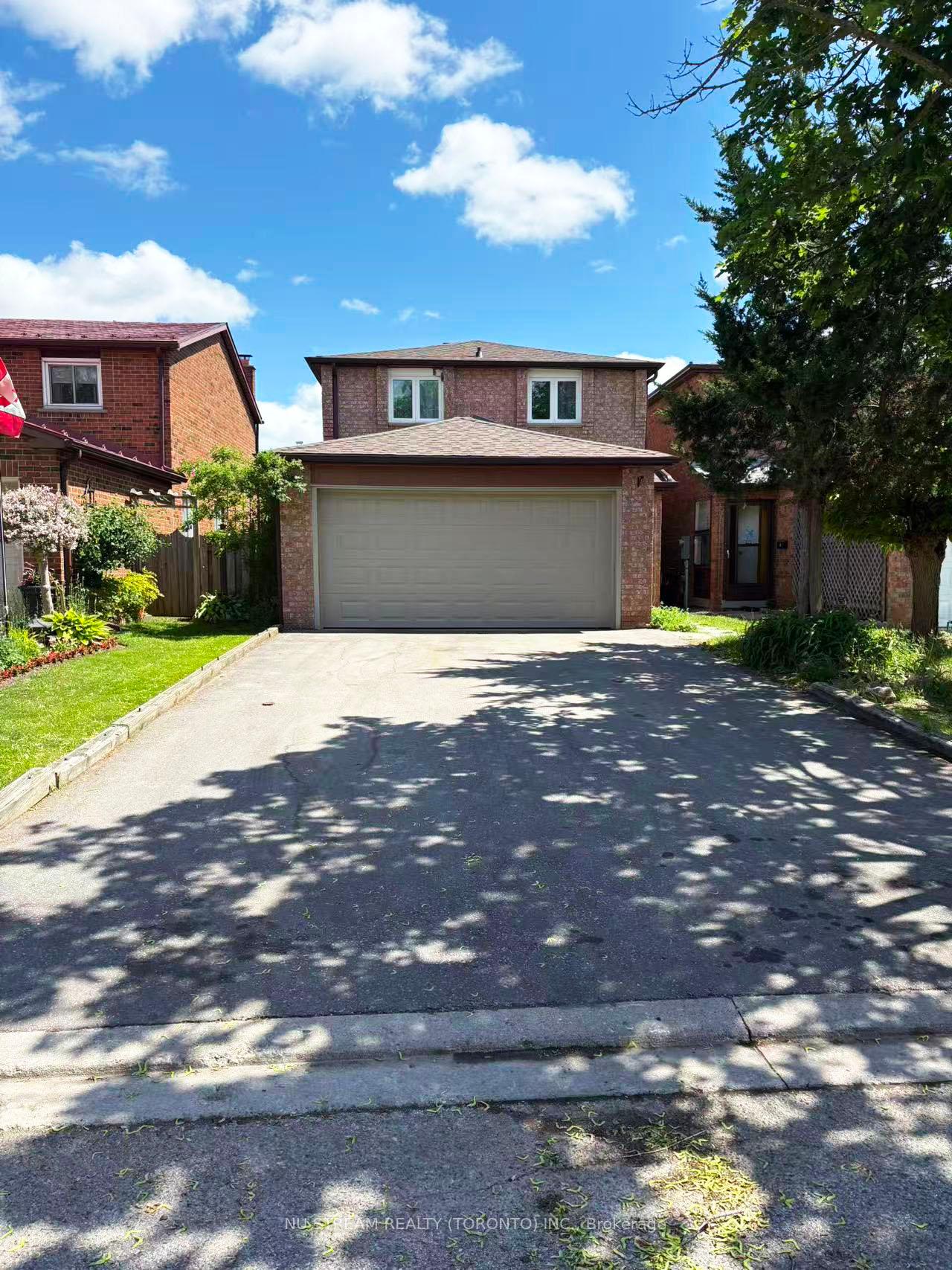11 Dunbar Crescent, Markham, ON L3R 6W9