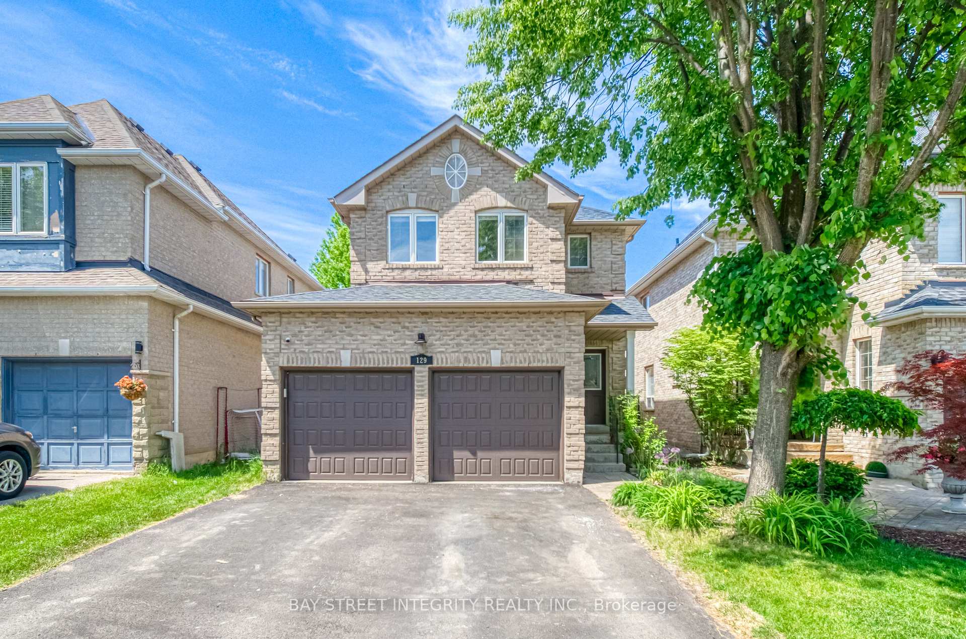 129 Fadine Road, Newmarket, ON L3X 2P2