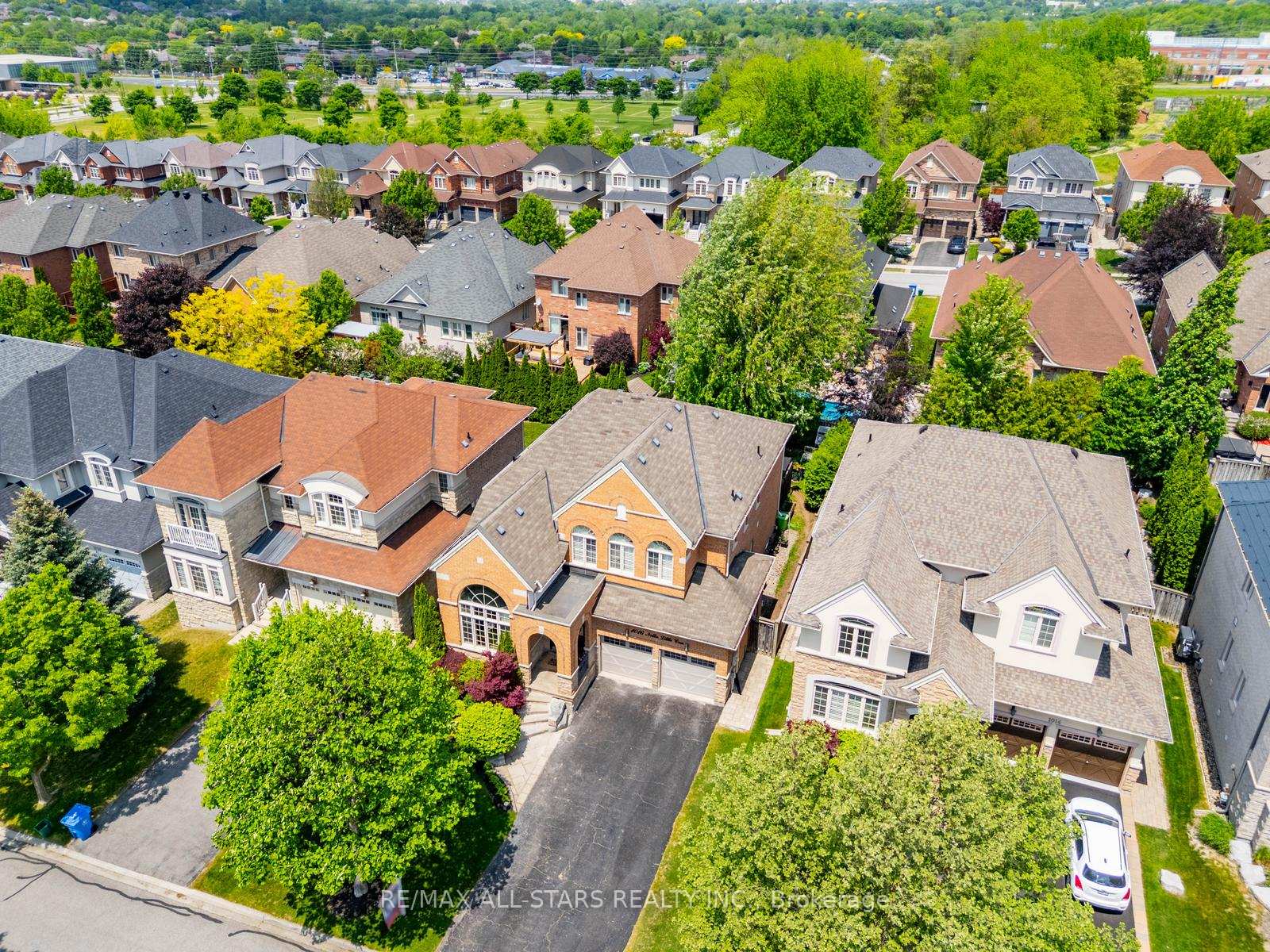 1016 Nellie Little Crescent, Newmarket, ON L3X 3E5