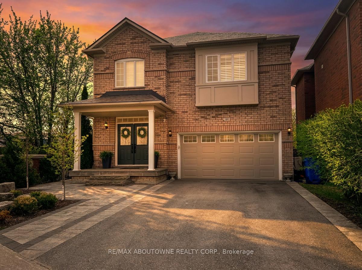 85 Earl Stewart Drive, Aurora, ON L4G 7P4