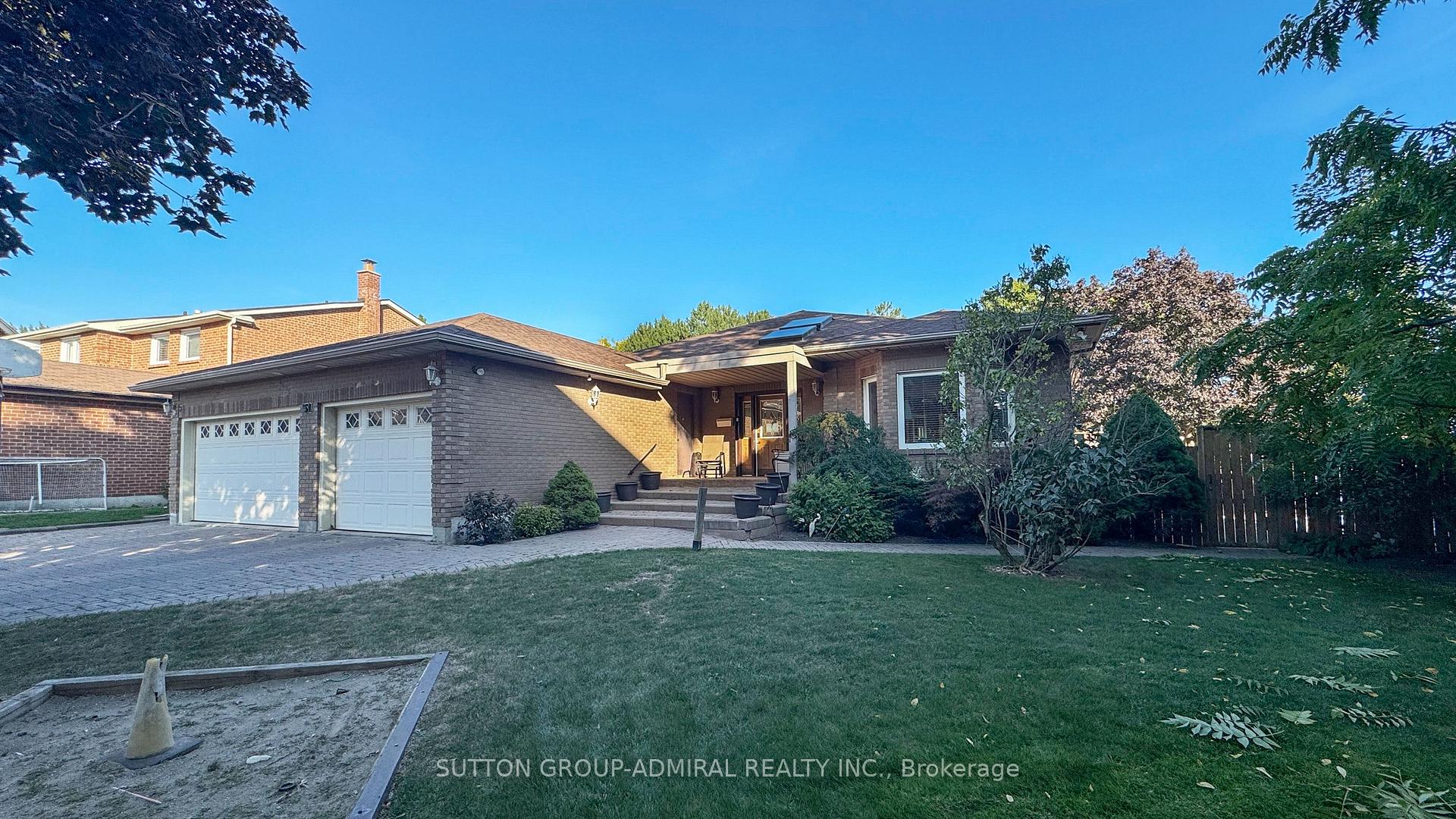 51 Faye Court, Vaughan, ON L4J 5B6