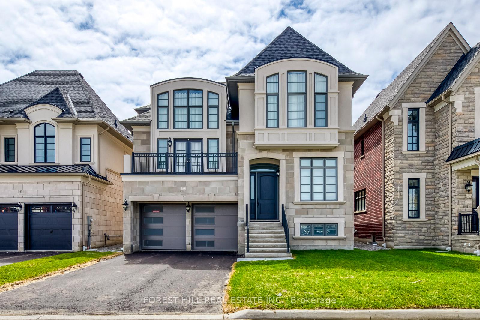 35 Gianvito Crescent, King, ON L7B 0T2
