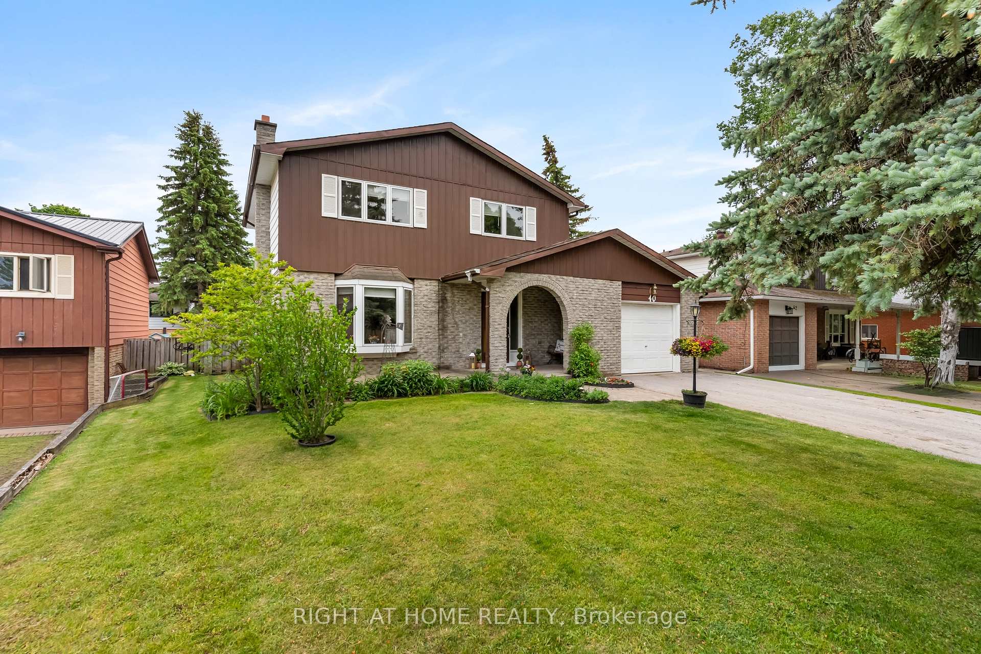 40 Colbeck Crescent, New Tecumseth, ON L9R 1B7