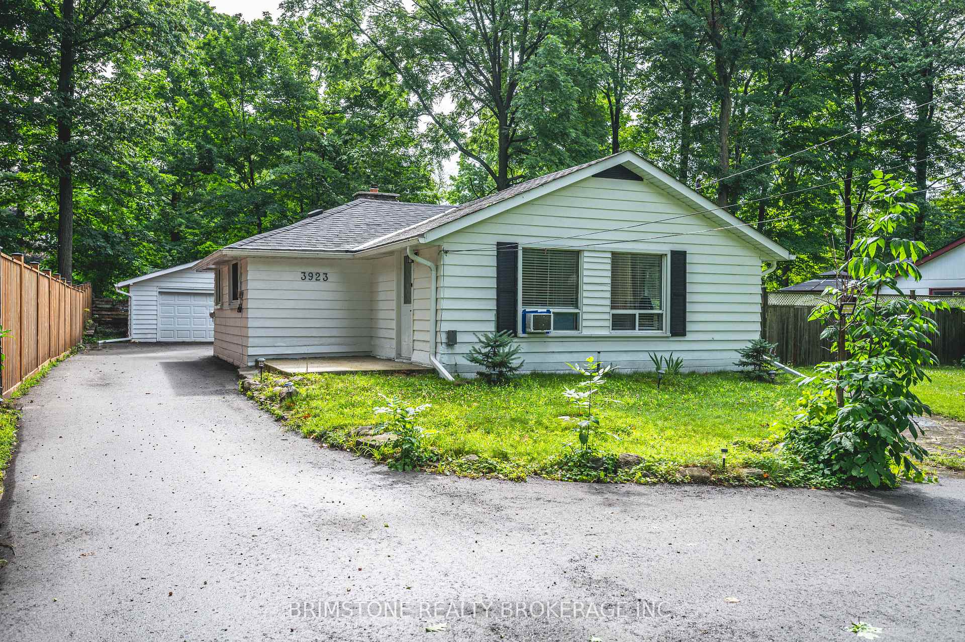 3923 Algonquin Avenue, Innisfil, ON L9S 2M3