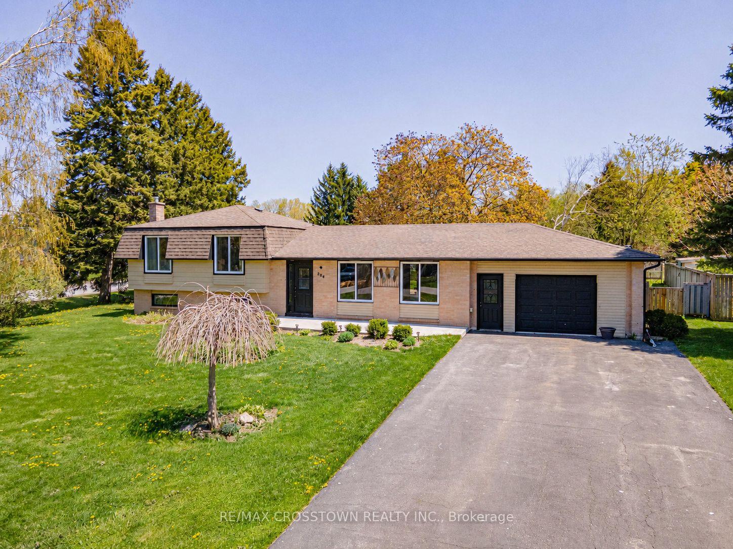 204 Camilla Crescent, Essa, ON L0L 2N0