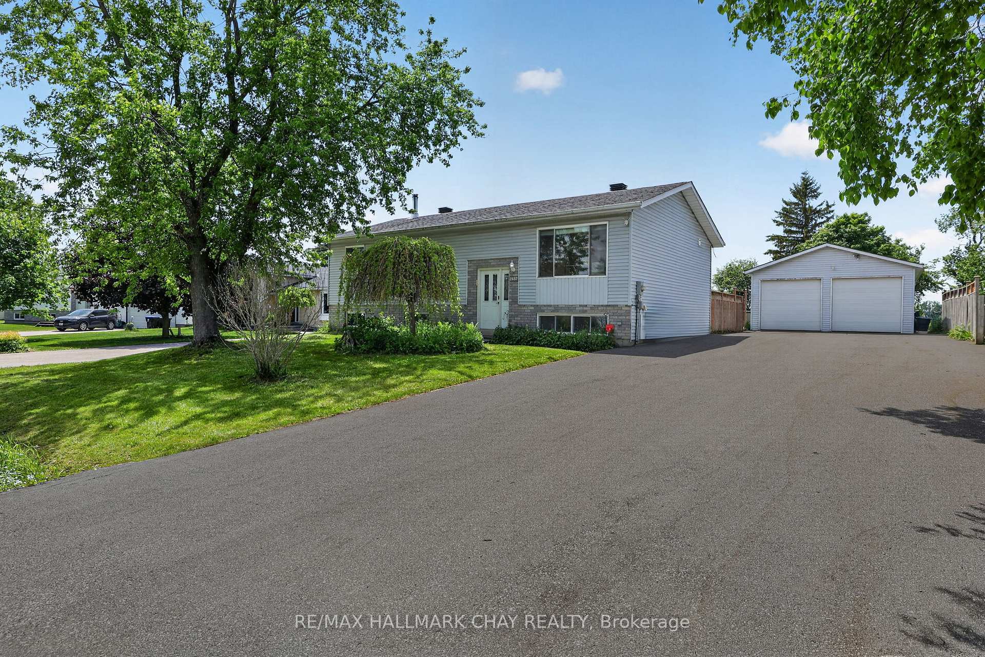 2652 Lawrence Avenue, Innisfil, ON L9S 1C9