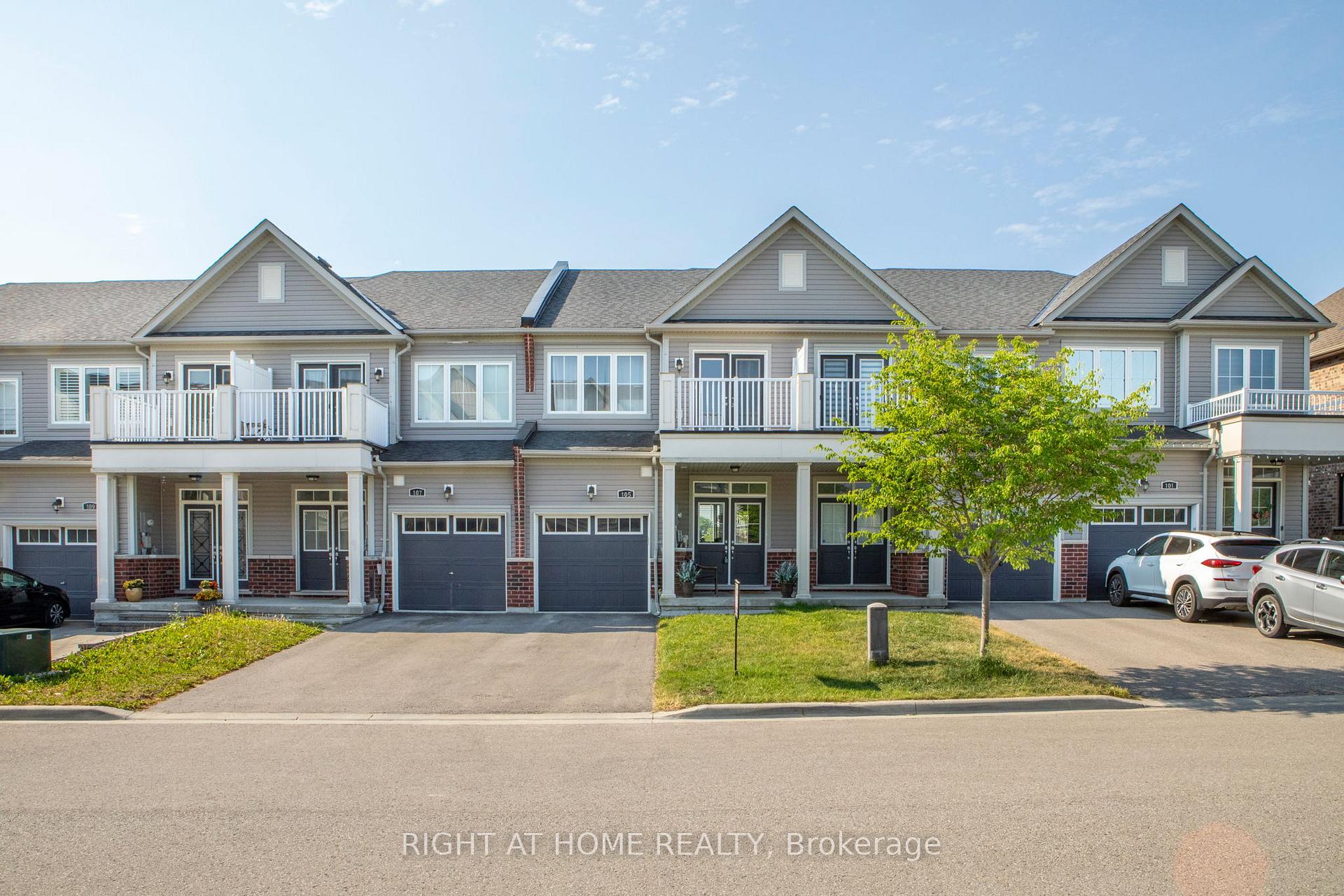 105 Alvin Pegg Drive, East Gwillimbury, ON L9N 0R7