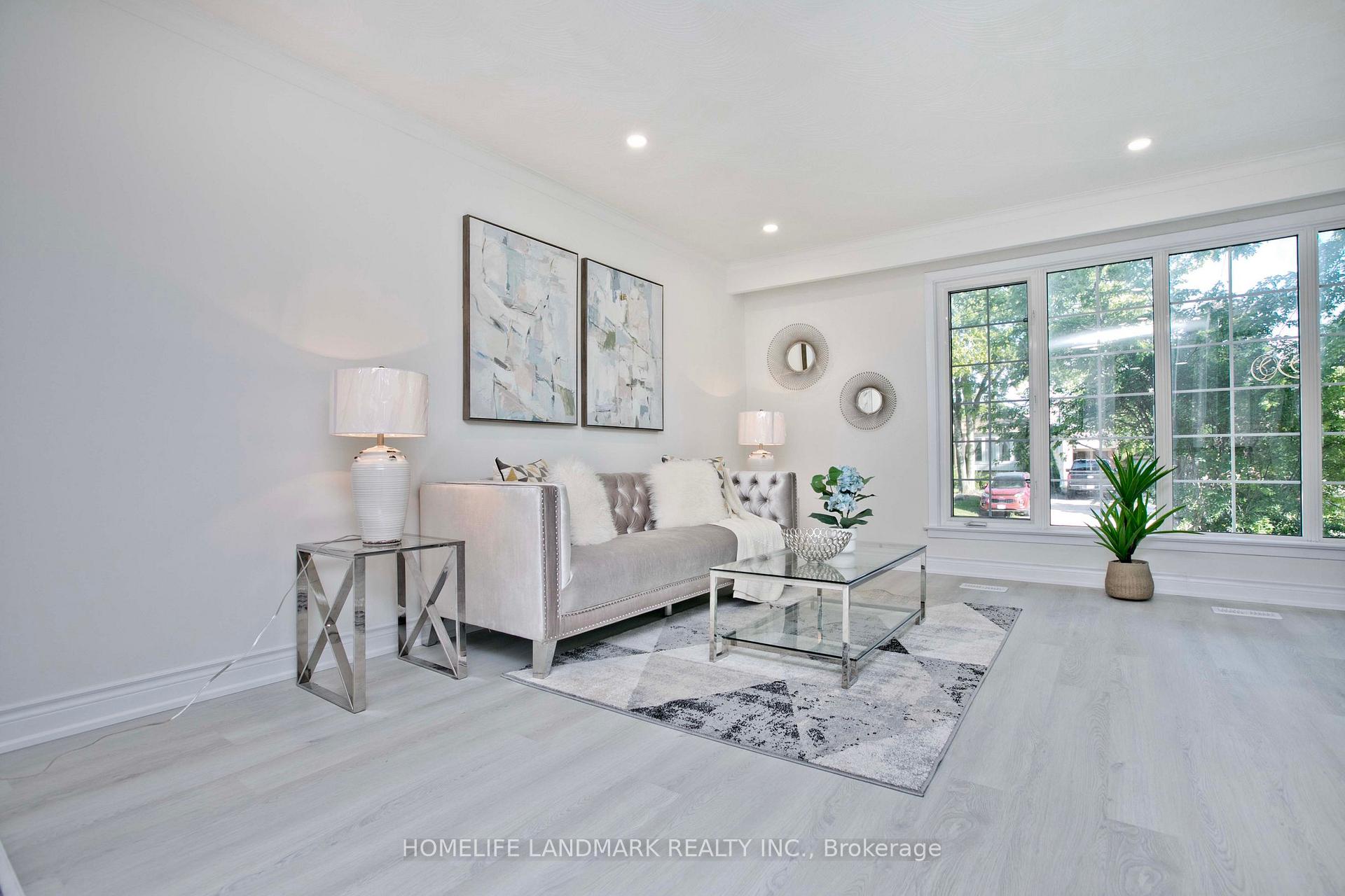 517 Lynett Crescent, Richmond Hill, ON L4C 2V8