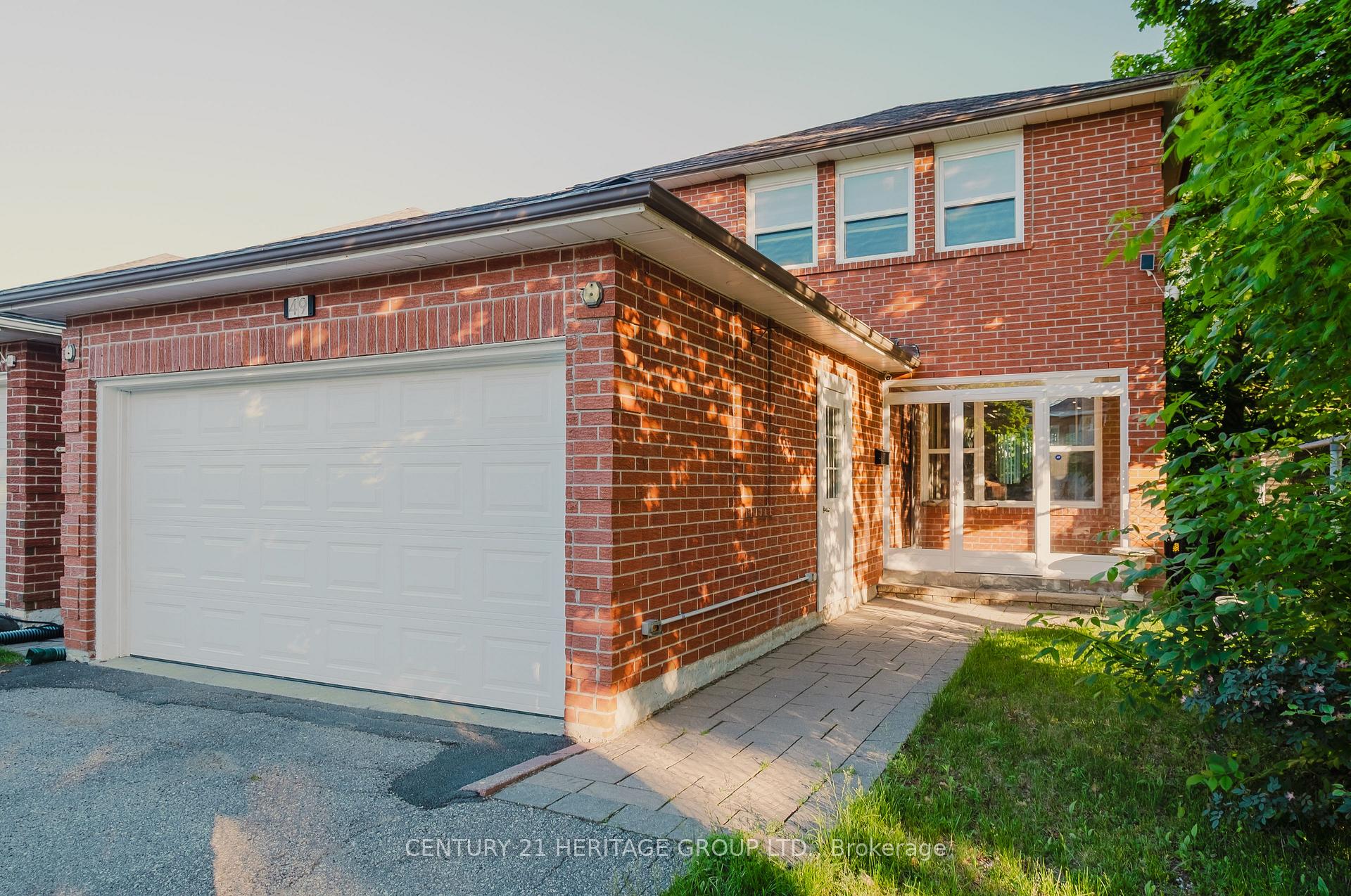 49 Gray Crescent, Richmond Hill, ON L4C 5V4