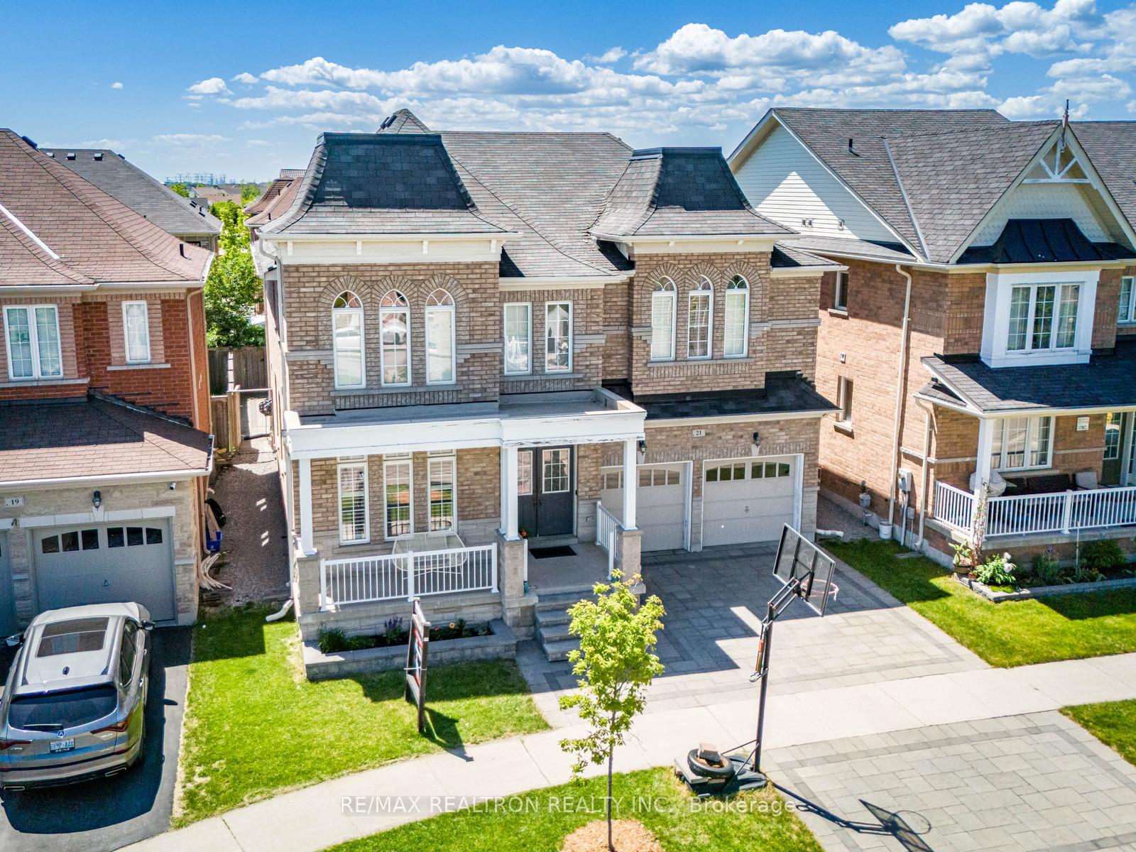 21 Rennie Avenue, Markham, ON L6B 0M9