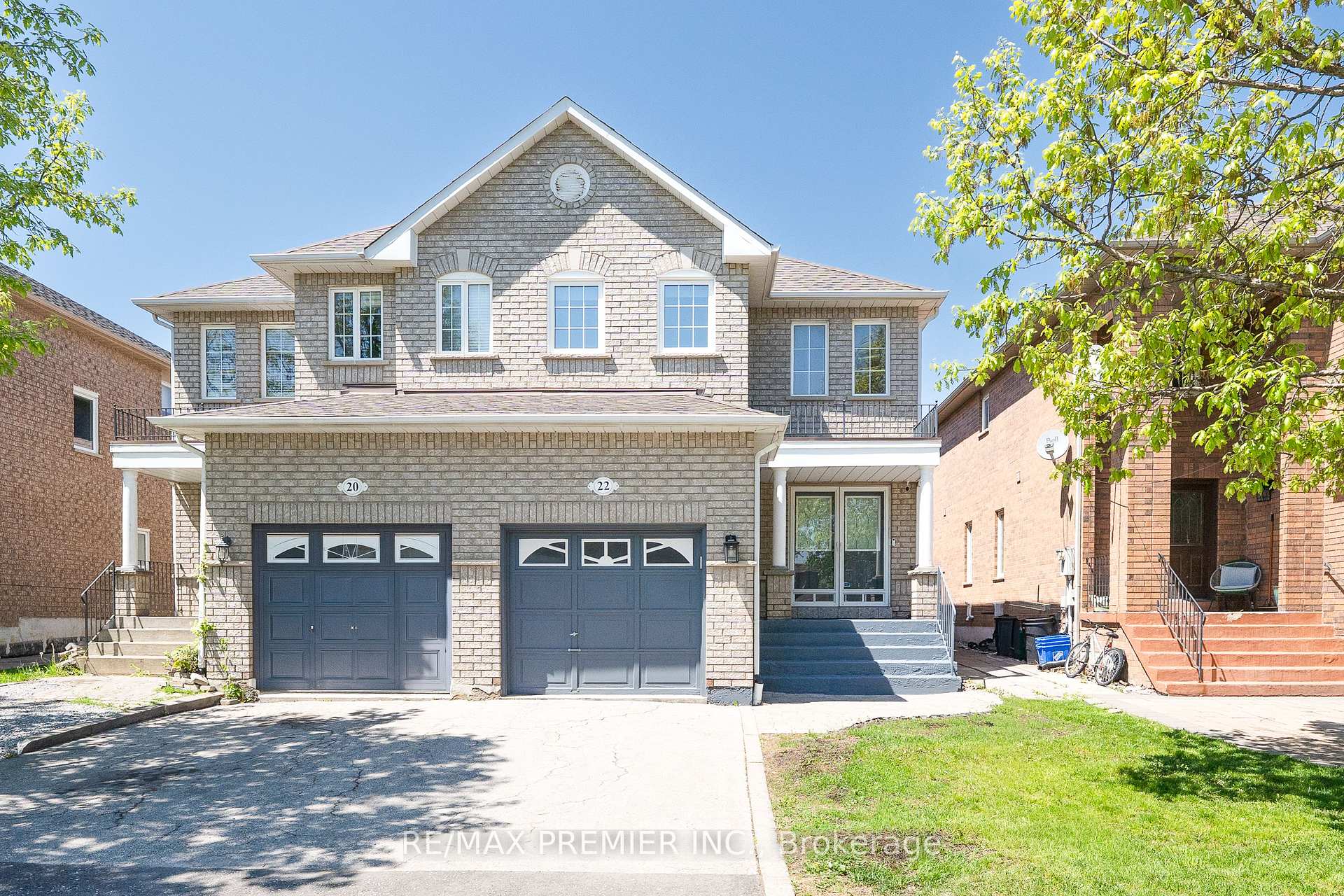 22 Laura Sabrina Drive, Vaughan, ON L4H 1M6