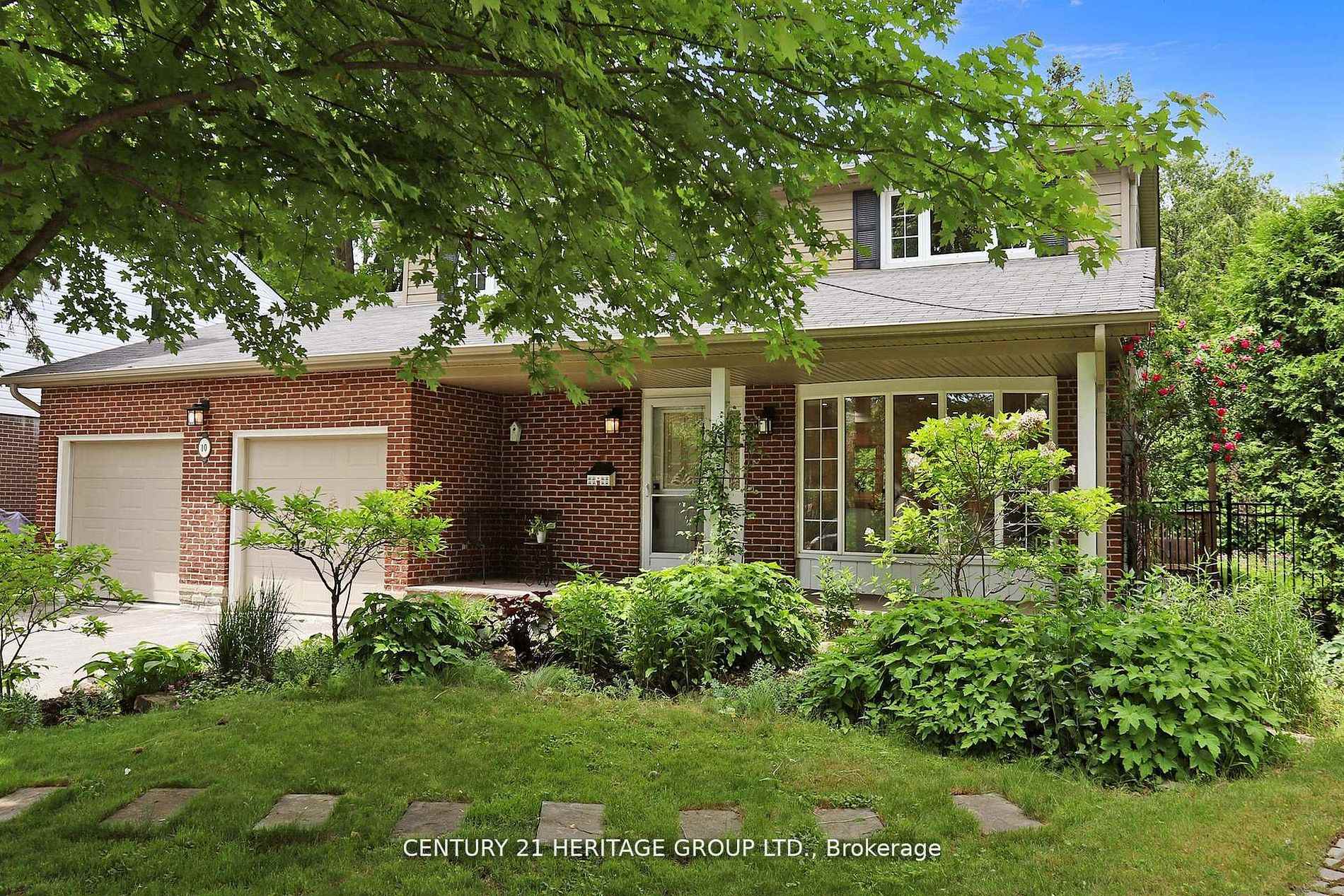 10 Cherry Blossom Lane, Markham, ON L3T 3B9