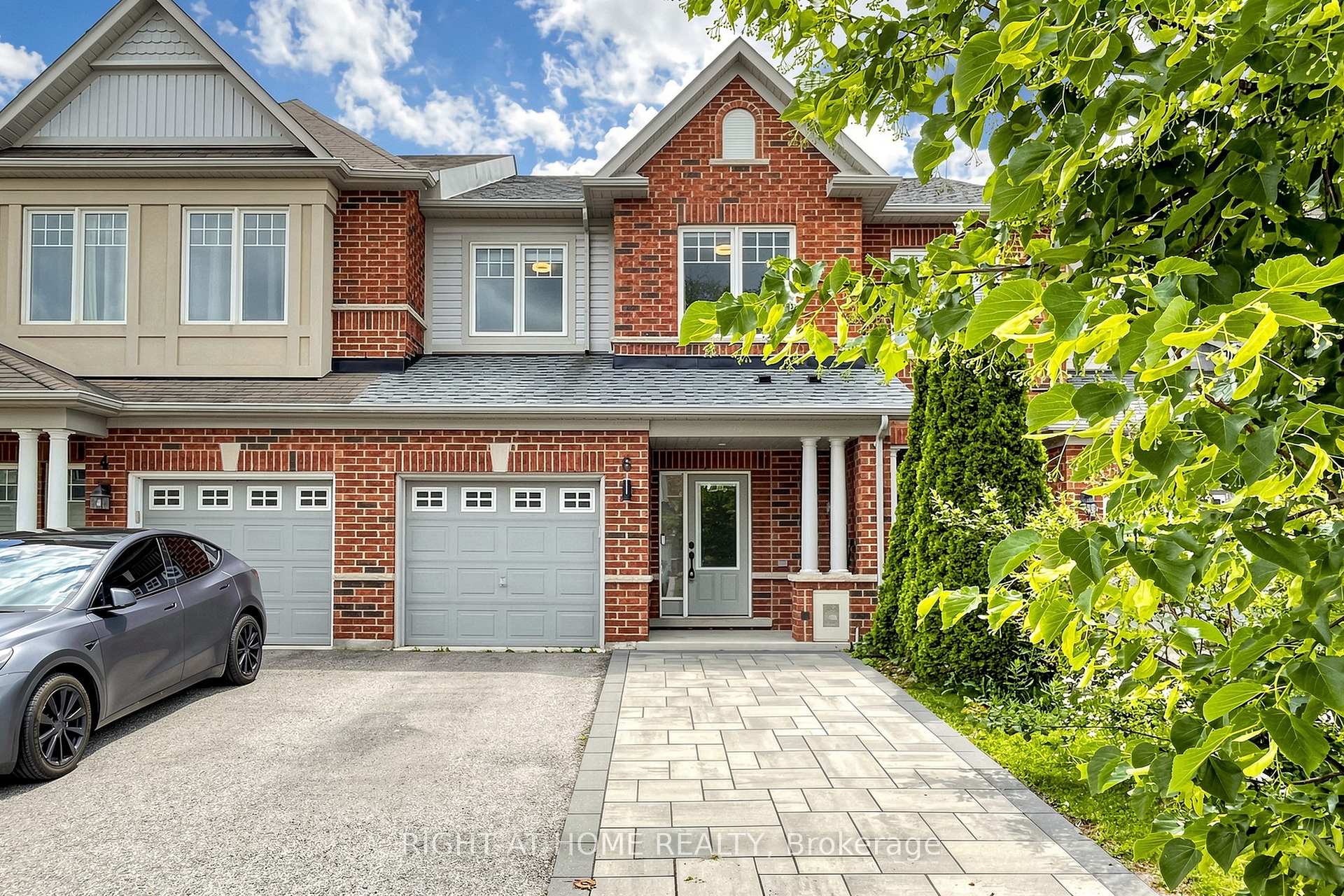 6 Courtland Crescent, East Gwillimbury, ON L9N 0A9
