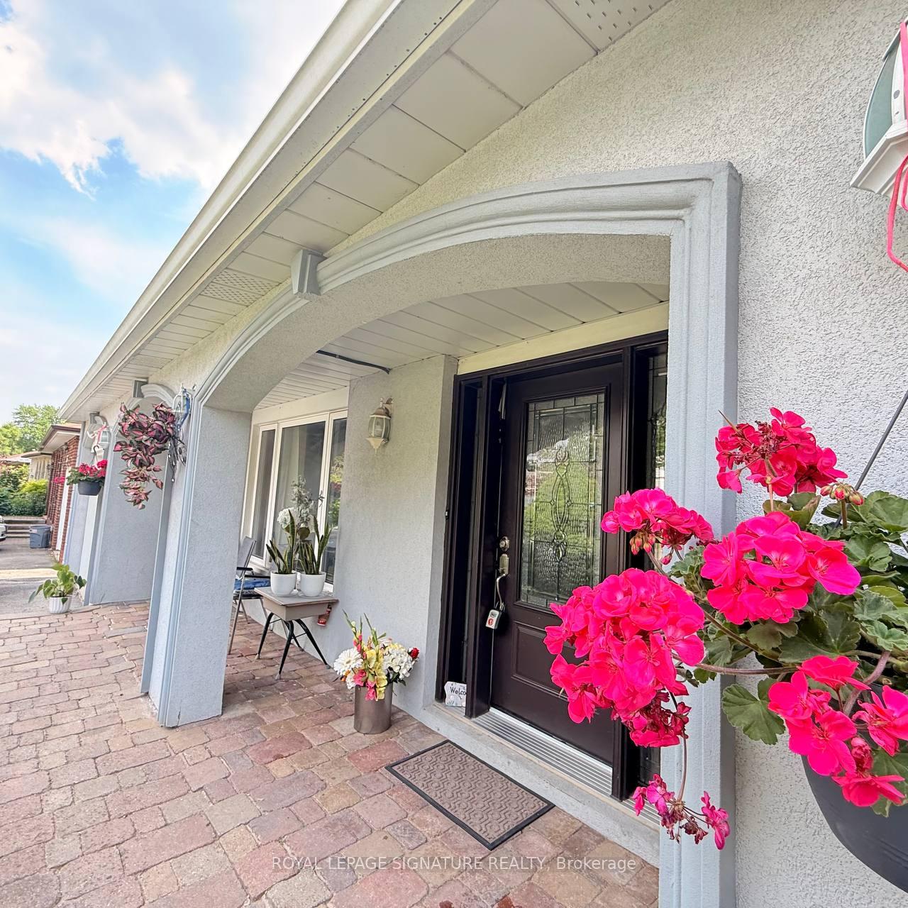 117 Romfield Circuit, Markham, ON L3T 3H7