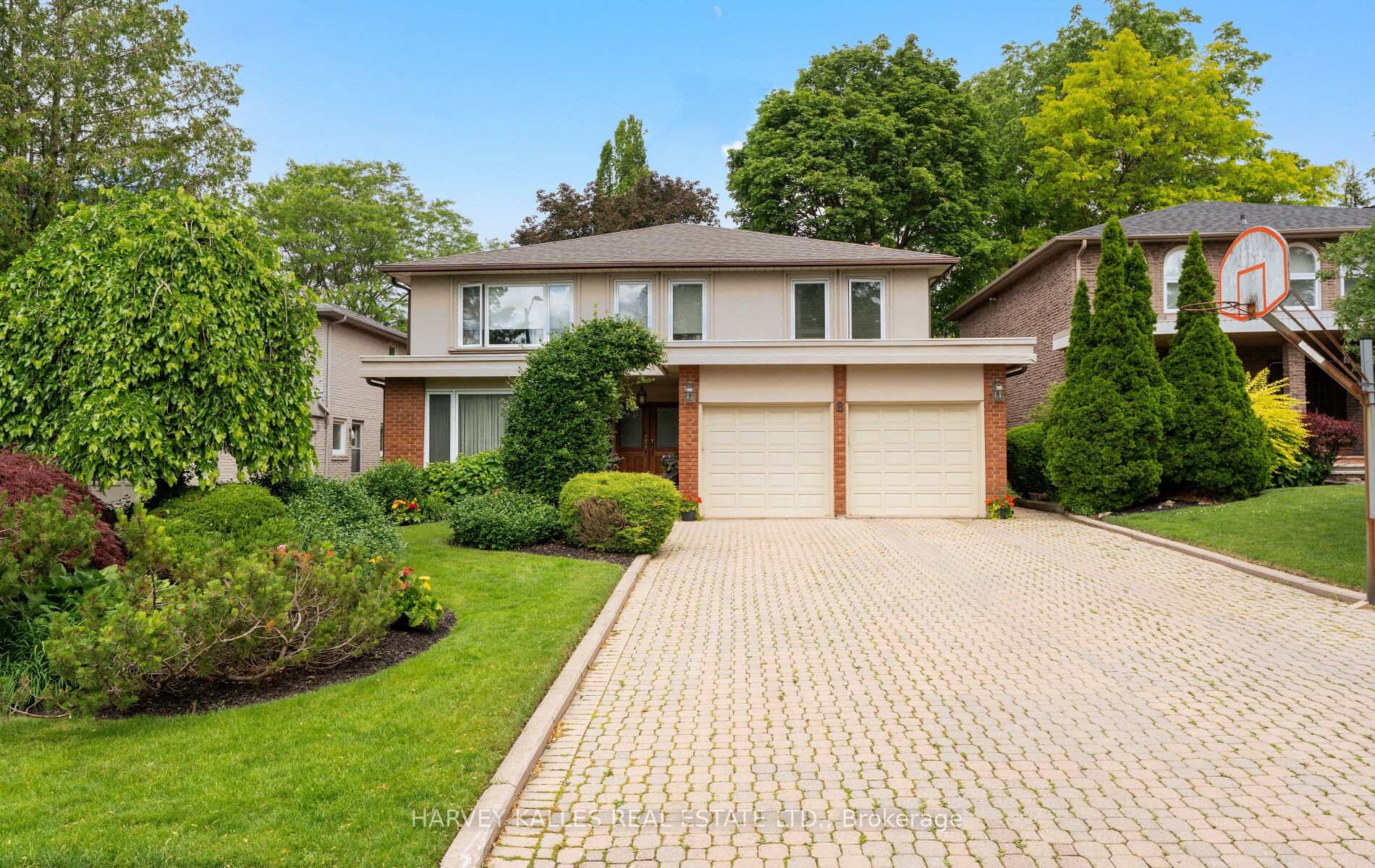 8 Granada Court, Markham, ON L3T 4V4