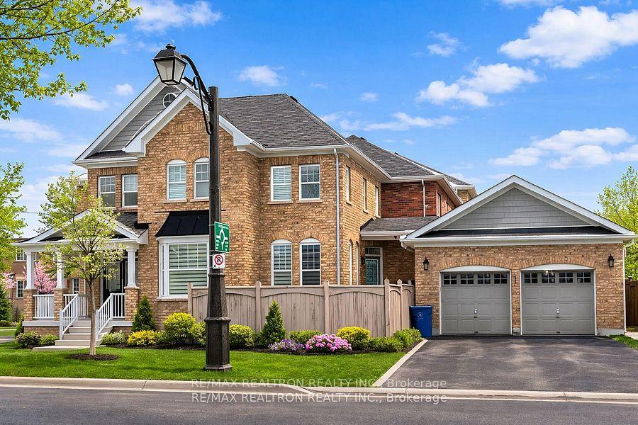 285 West Lawn Crescent, Whitchurch-Stouffville, ON L4A 1X3