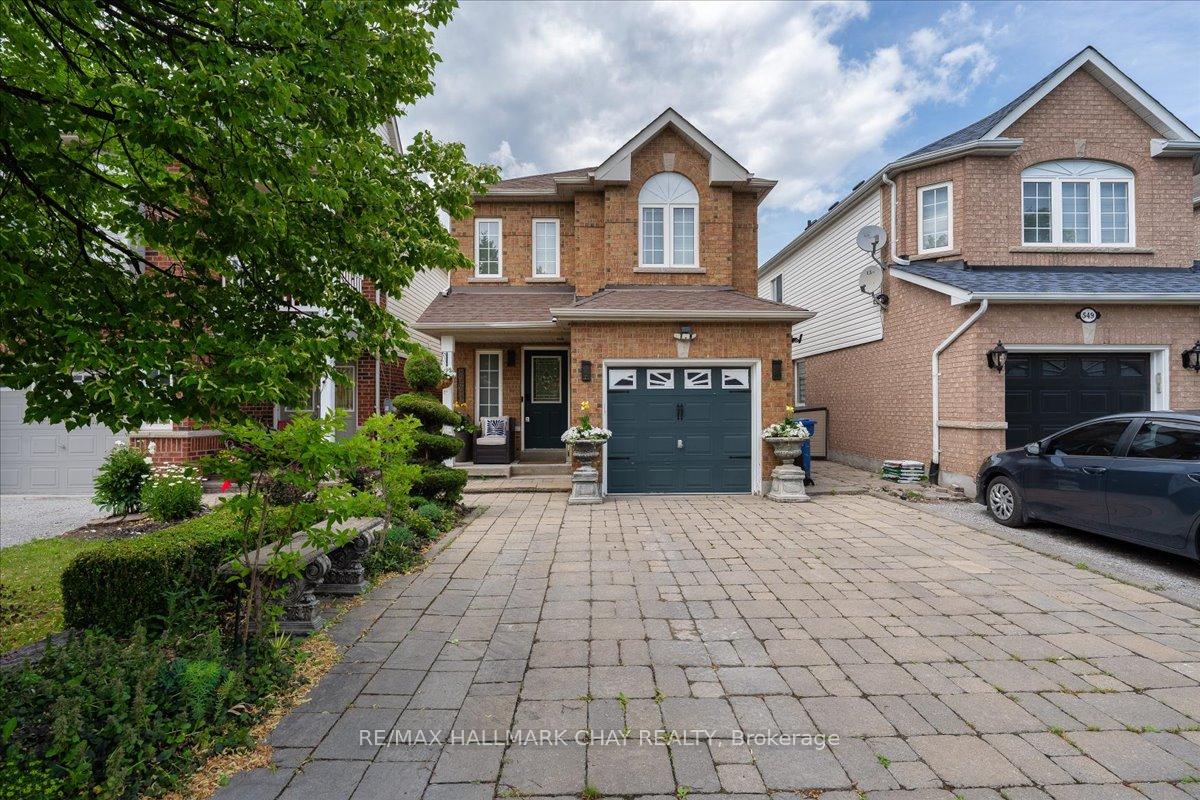 551 Pelletier Court, Newmarket, ON L3X 2N5