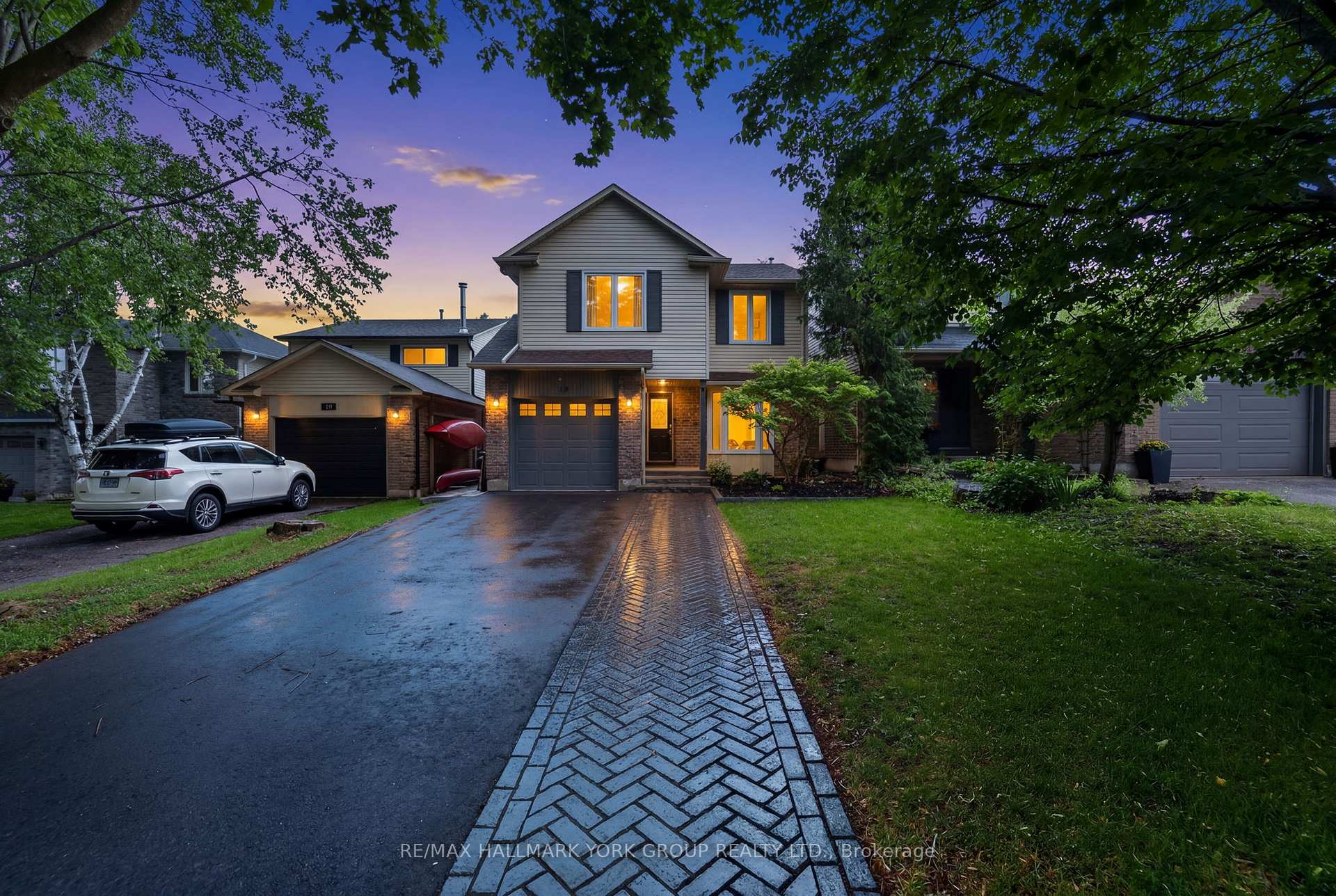 12 Odin Crescent, Aurora, ON L4G 3T4
