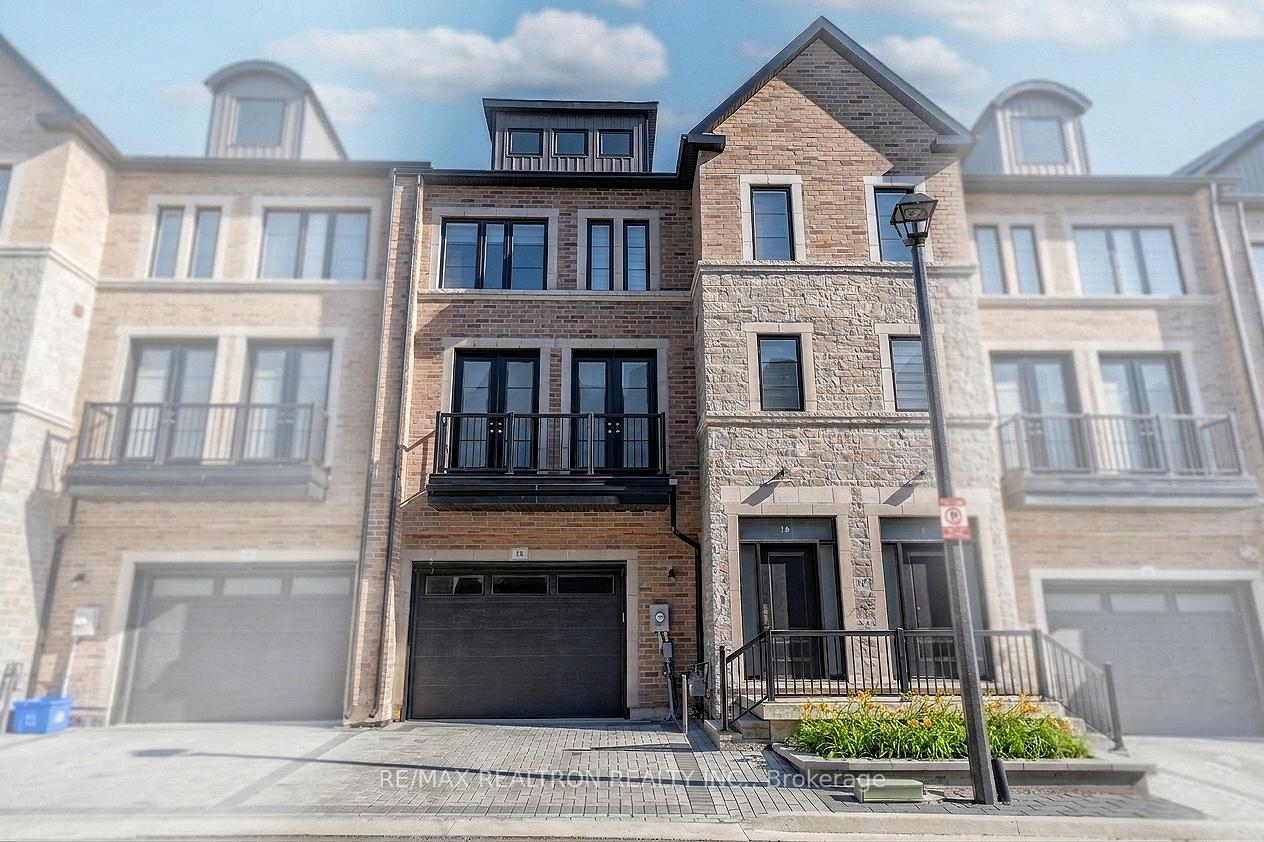 260 Eagle Street 18, Newmarket, ON L3Y 1K1