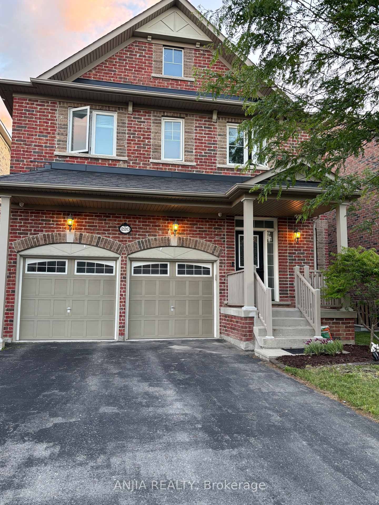 220 Hazelton Avenue, Markham, ON L6C 0L9
