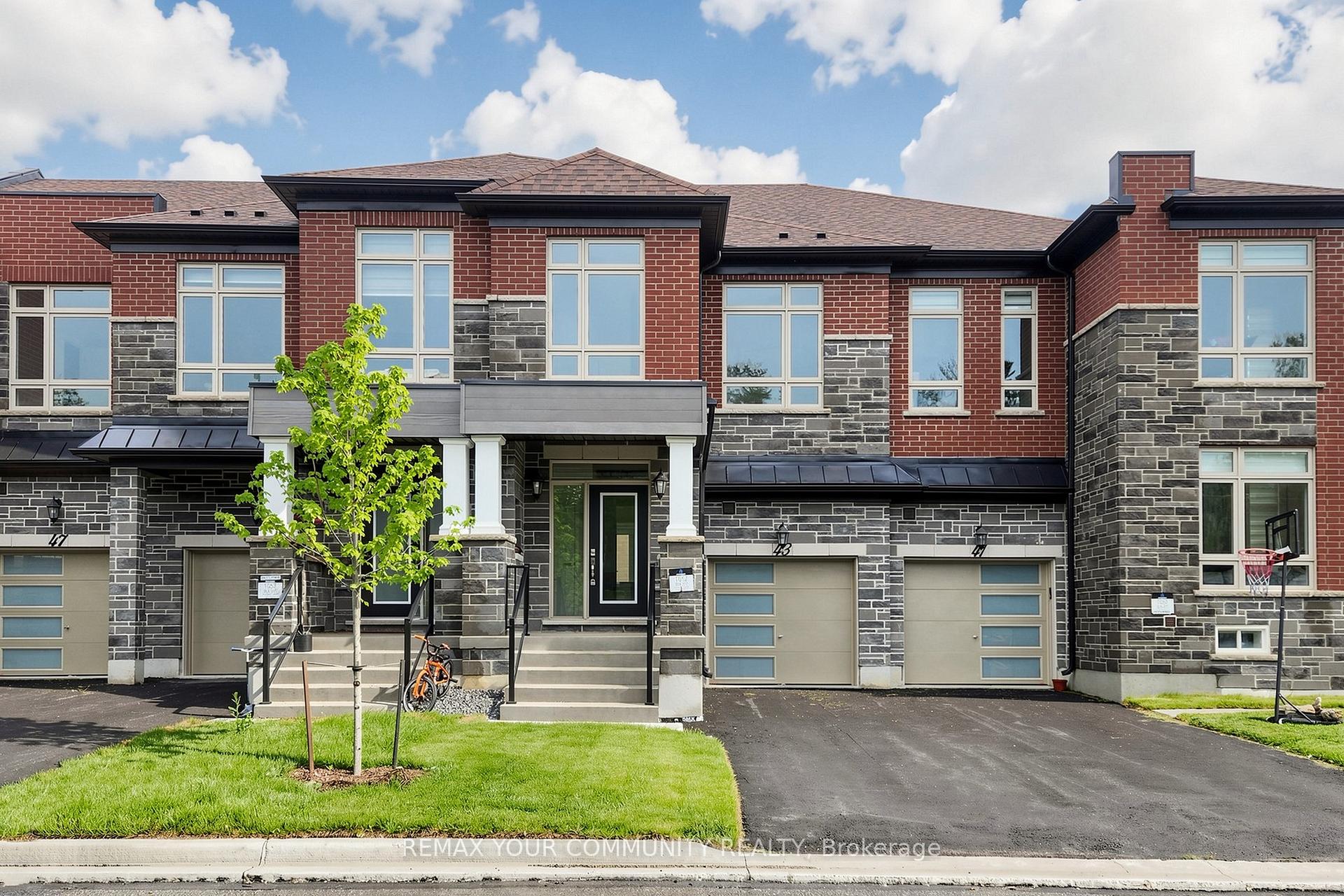 43 Schmeltzer Crescent, Richmond Hill, ON L4E 1K9