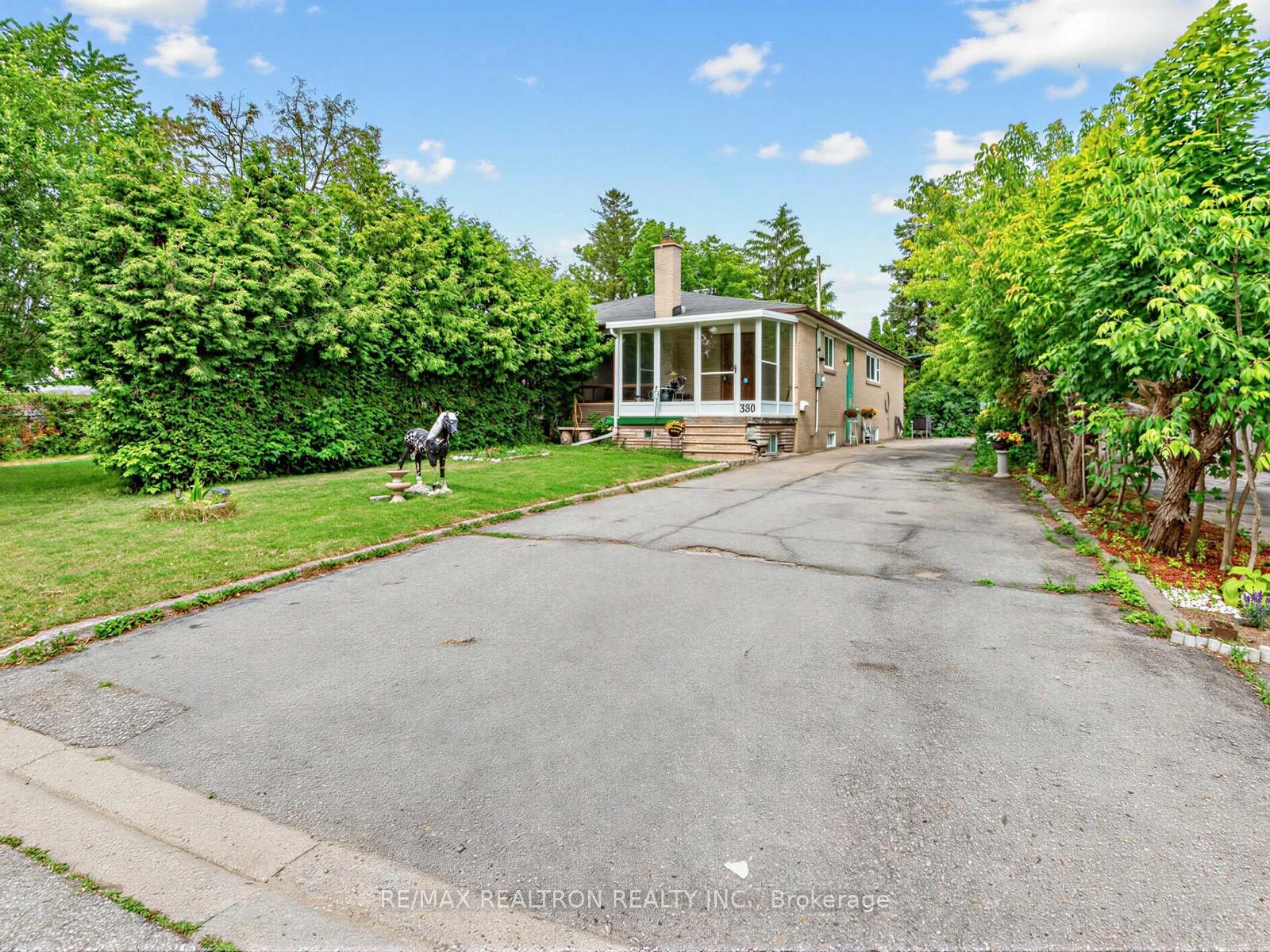 380 Browndale Crescent, Richmond Hill, ON L4C 3J4