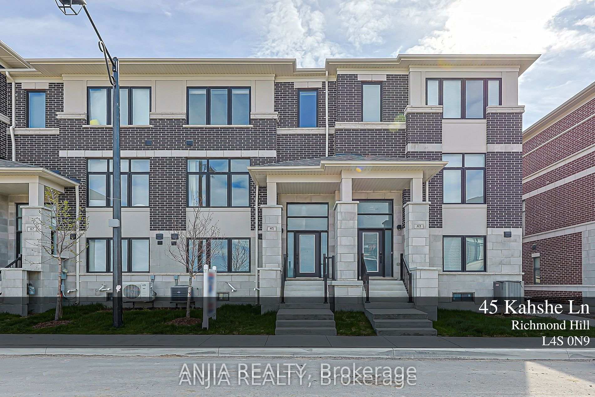 45 Kahshe Lane, Richmond Hill, ON L4S 0N9