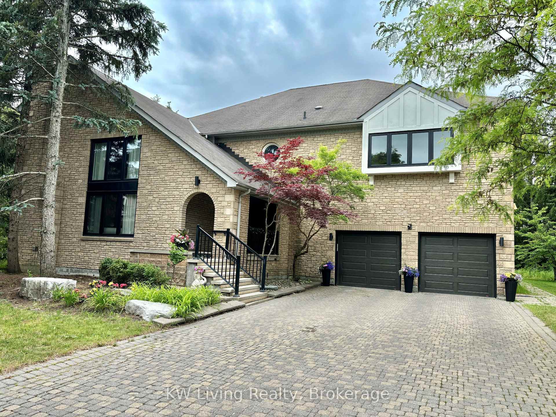 7 Wendover Court, Richmond Hill, ON L4B 3G4