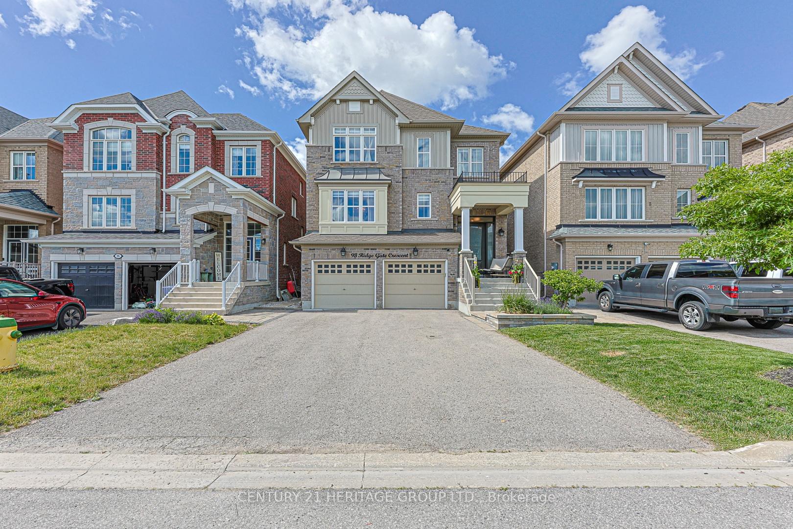 93 Ridge Gate Crescent, East Gwillimbury, ON L0G 1M0