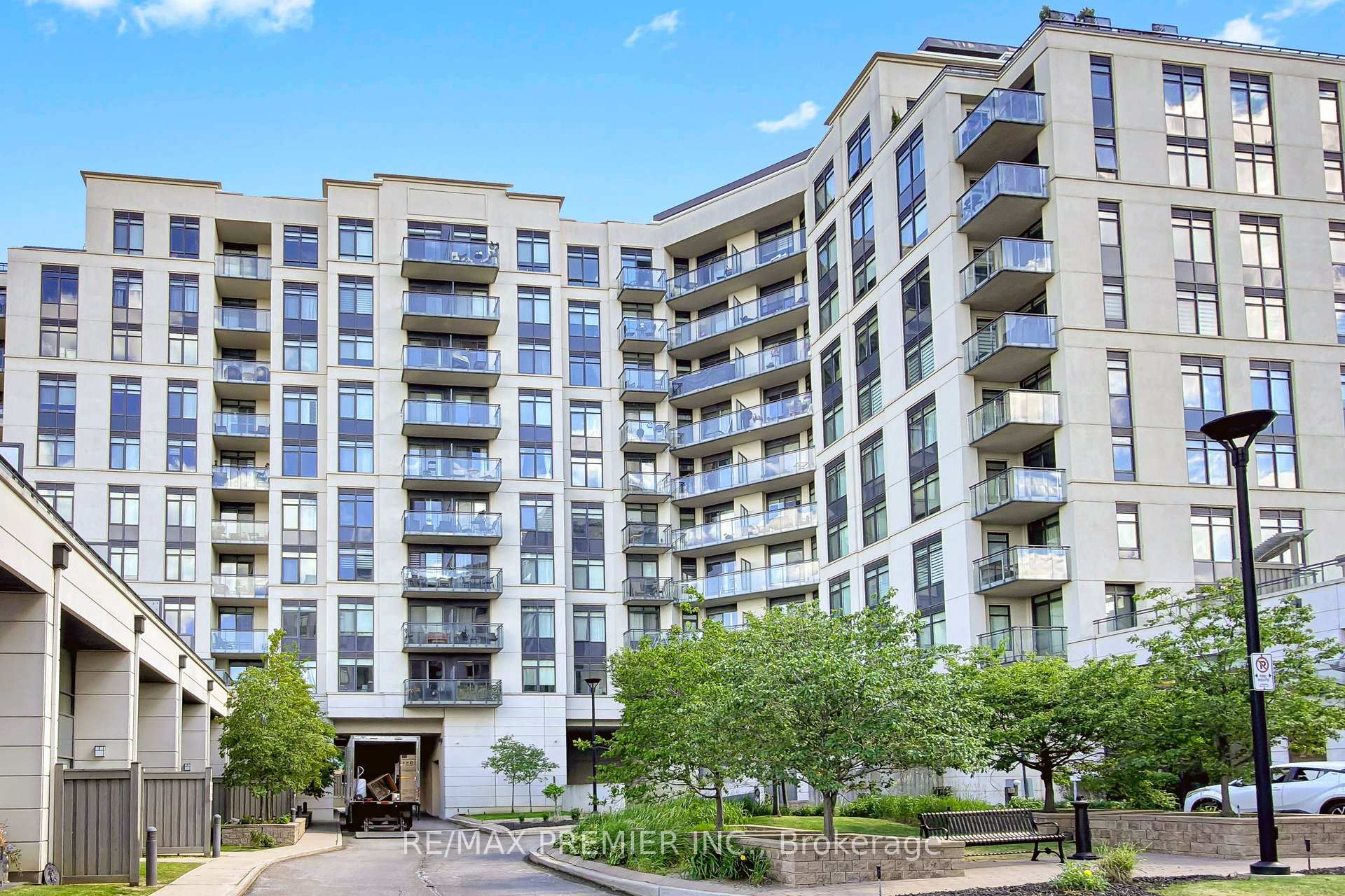 24 Woodstream Boulevard 604, Vaughan, ON L4L 8C4