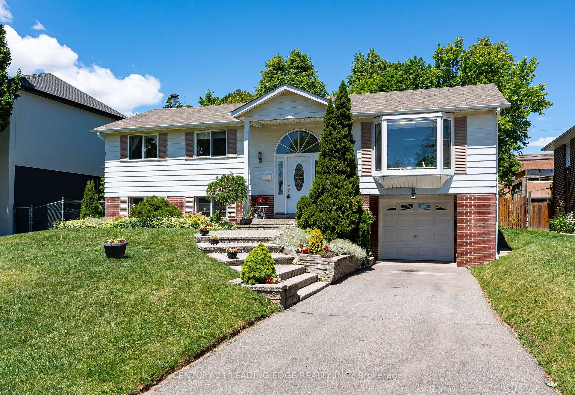 94 Southdale Drive, Markham, ON L3P 1K2