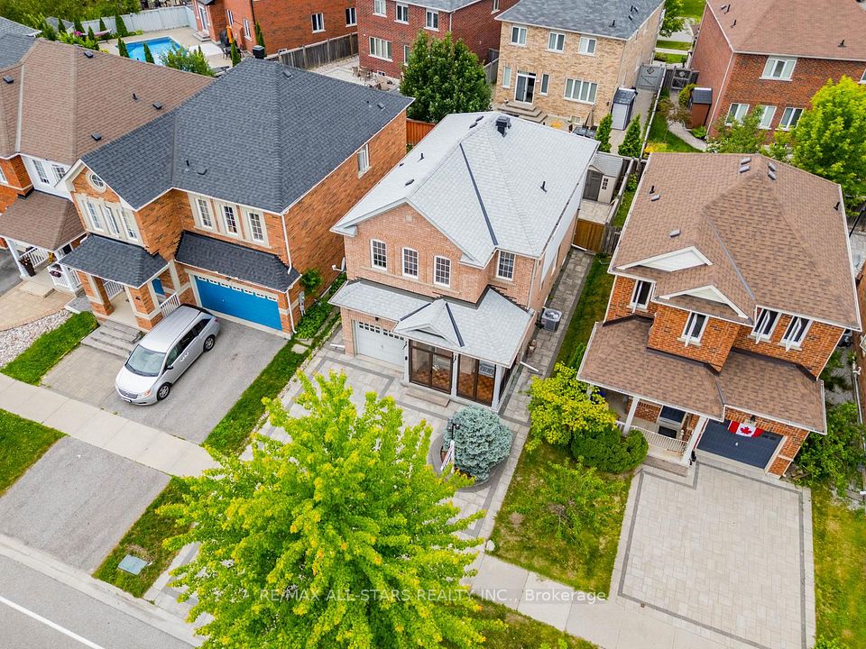 406 Reeves Way Boulevard, Whitchurch-Stouffville, ON L4A 0H3