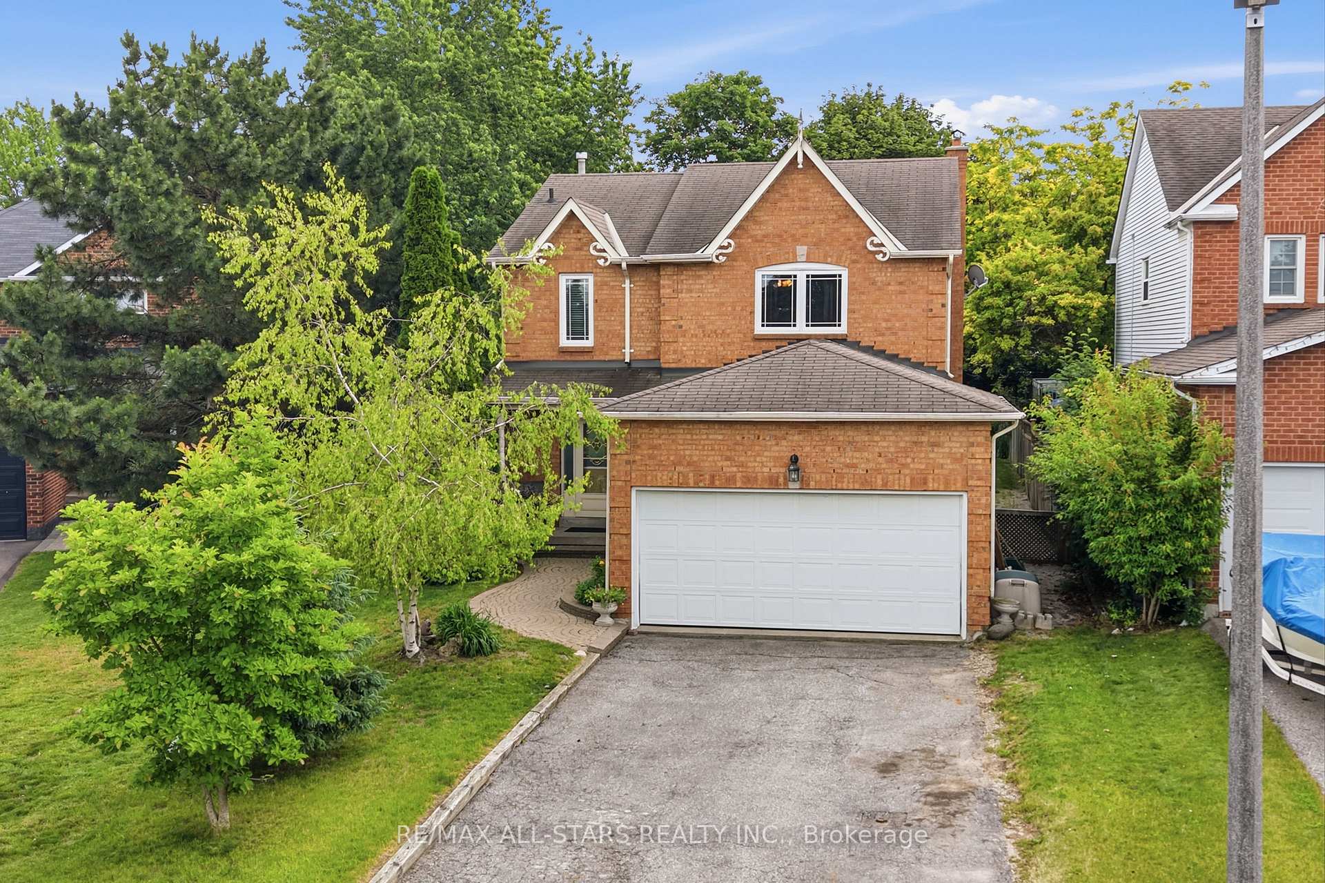 11 Sherie Drive, Georgina, ON L4P 3R3