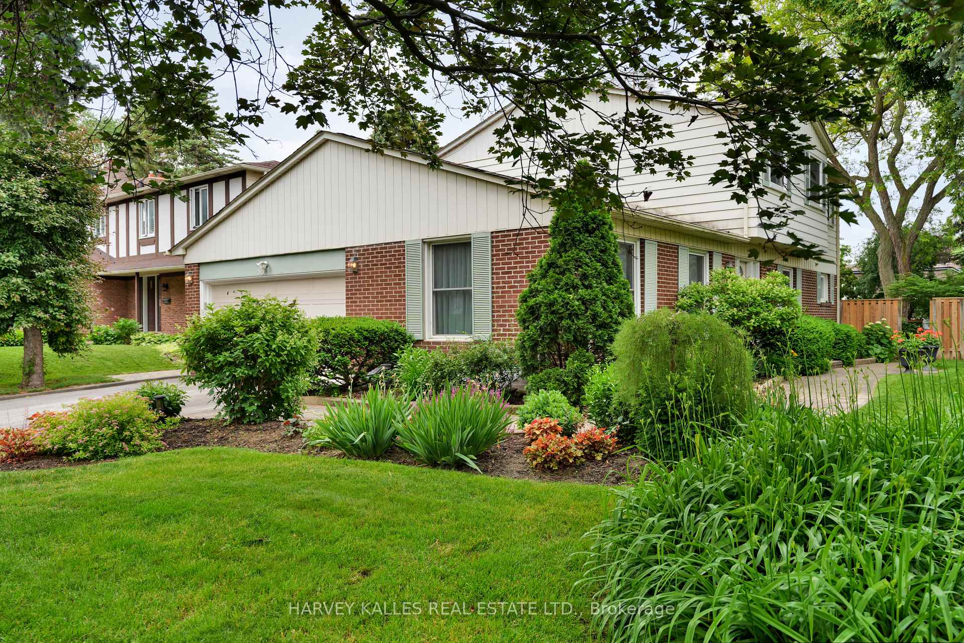 55 Aberfeldy Crescent, Markham, ON L3T 4C3