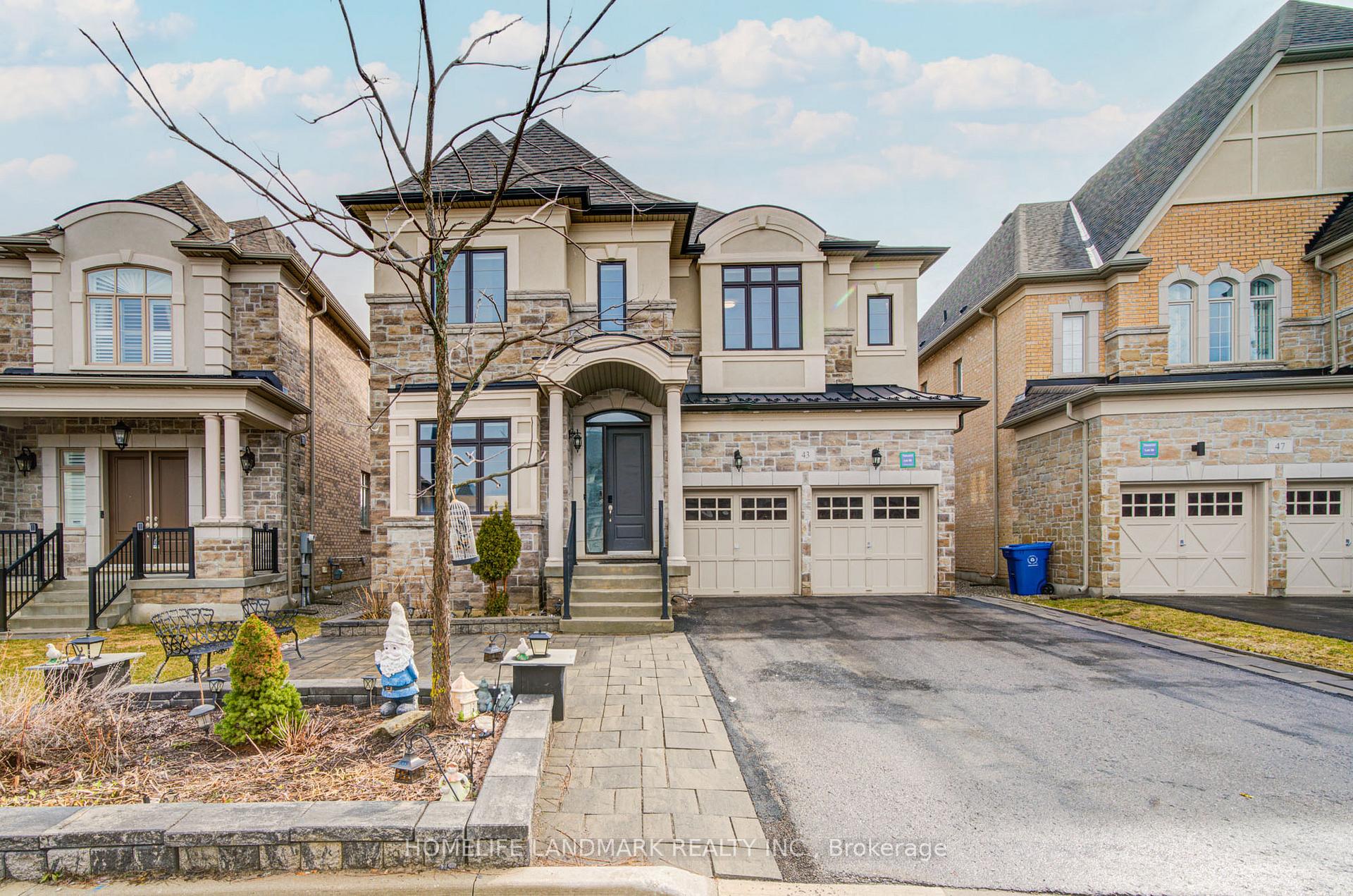 43 Mike Boshevski Court, Aurora, ON L4G 3G7