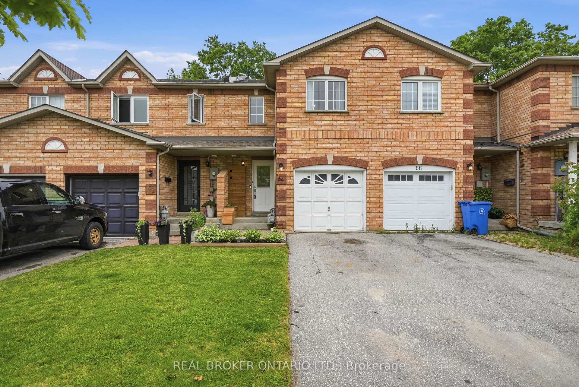 64 Lancaster Court, Georgina, ON L4P 3Z9