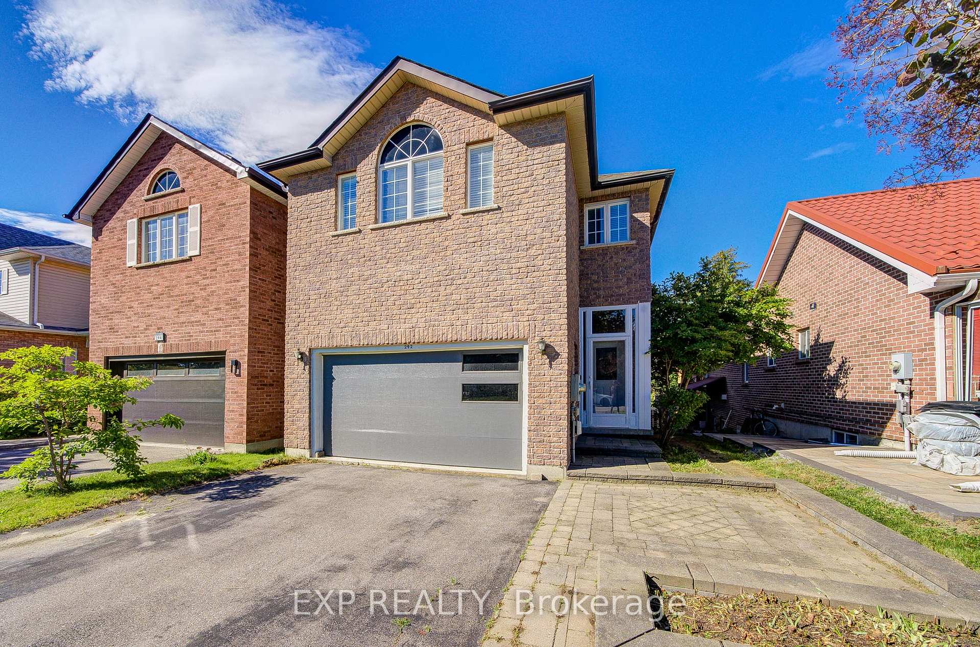 292 Sheridan Court, Newmarket, ON L3Y 8P9