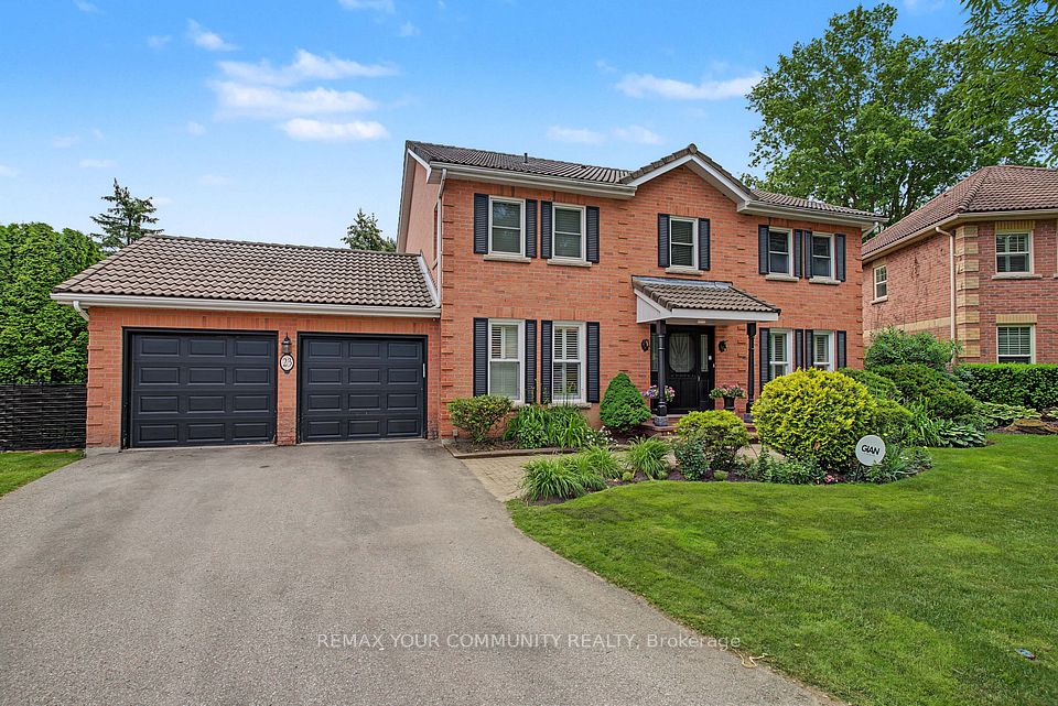 23 Cranberry Lane, Aurora, ON L4G 5Y2