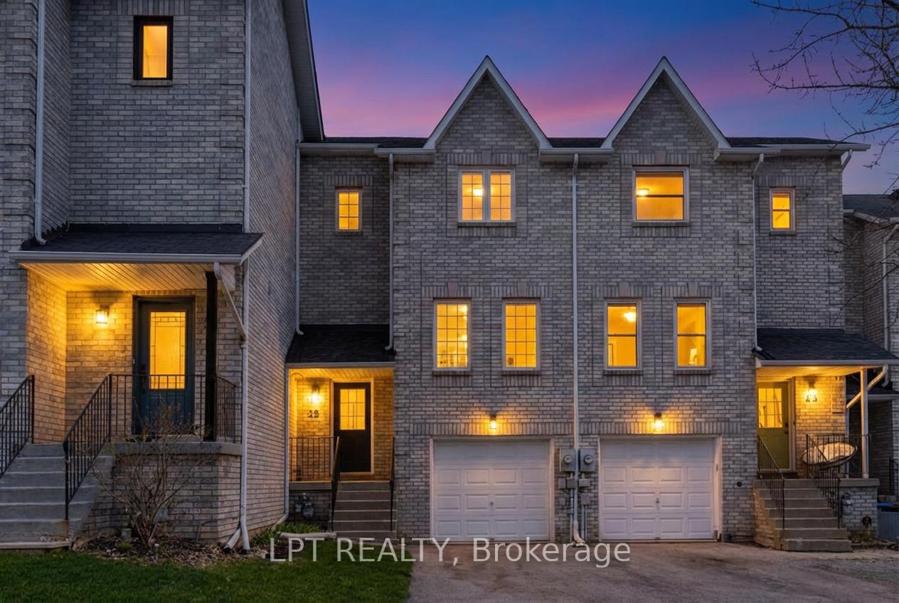 25 Hattie Court, Georgina, ON L4P 3Z7