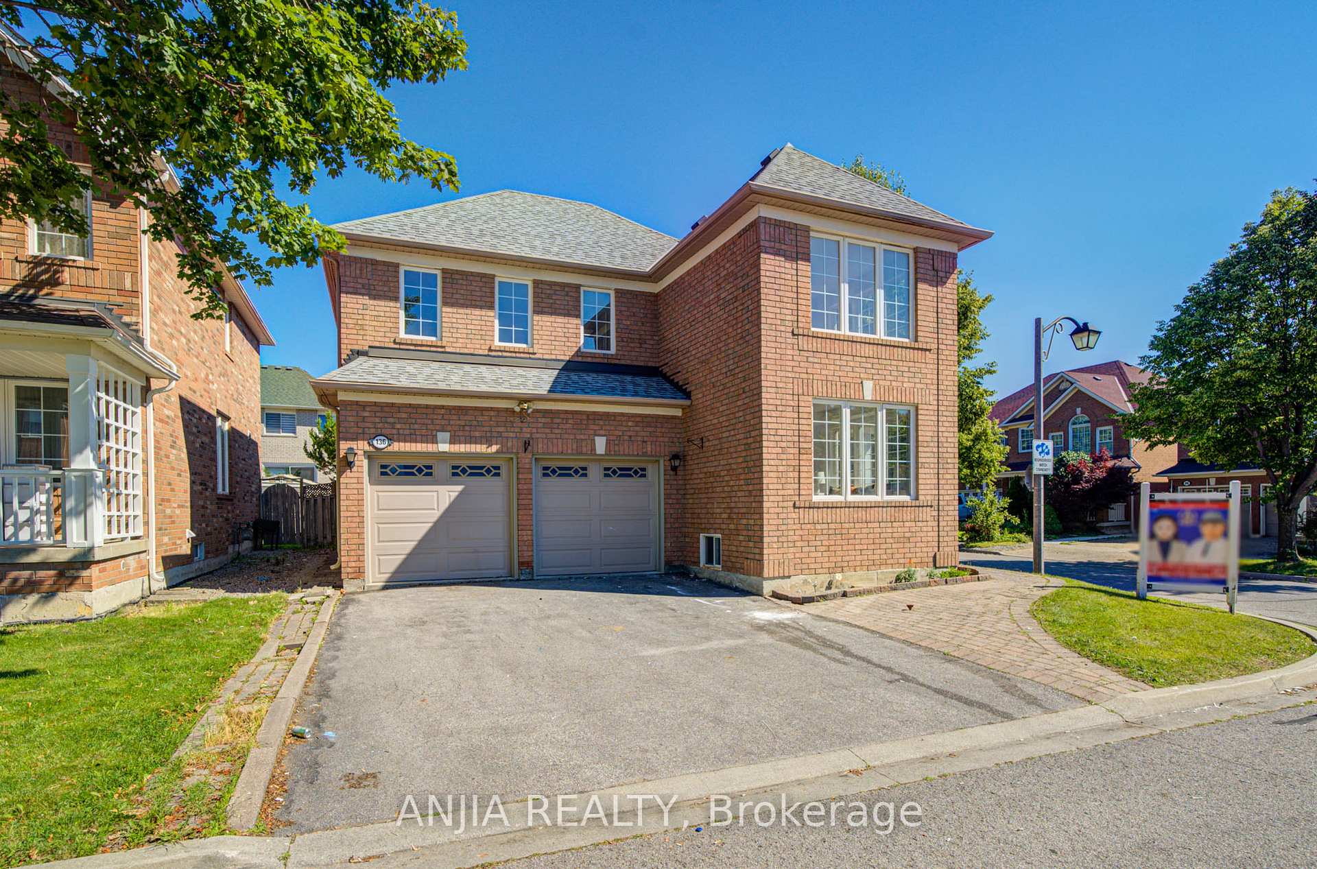 136 Winston Castle Drive, Markham, ON L6C 2N4