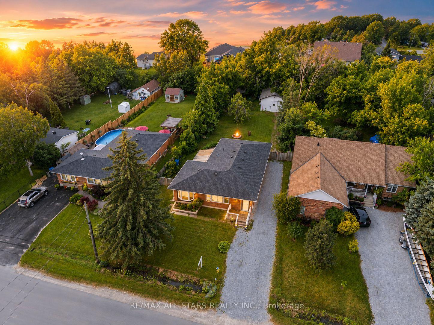 340 Walter Drive, Georgina, ON L4P 3A7