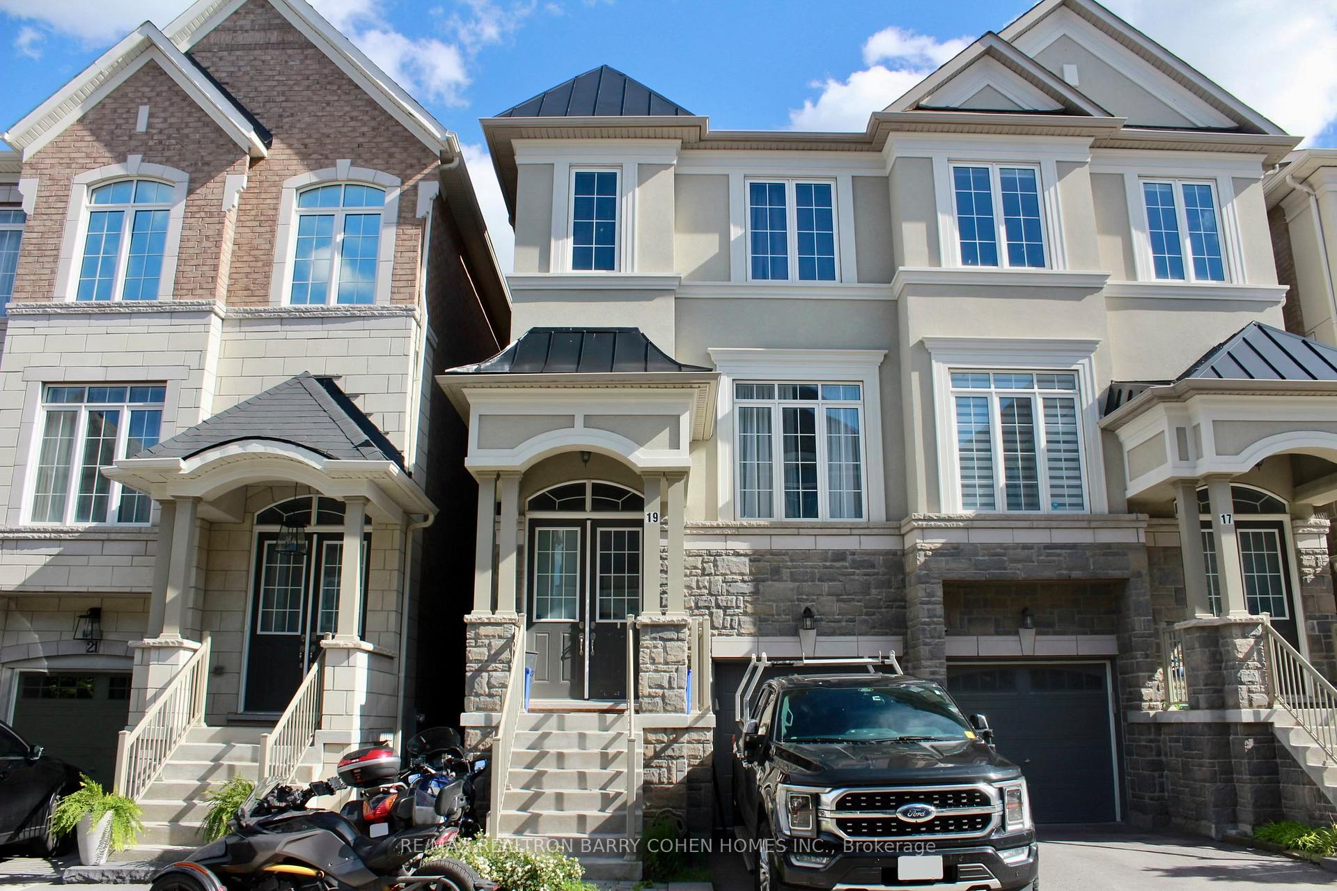 19 Latchford Lane S, Richmond Hill, ON L4C 7V6