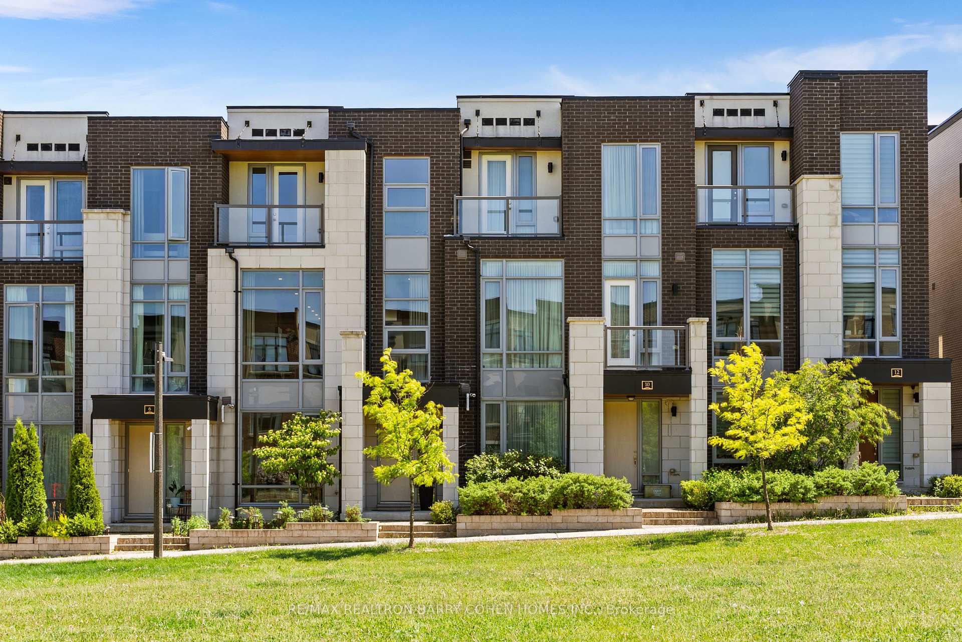 8 Heriot Place, Vaughan, ON L6A 4Z6