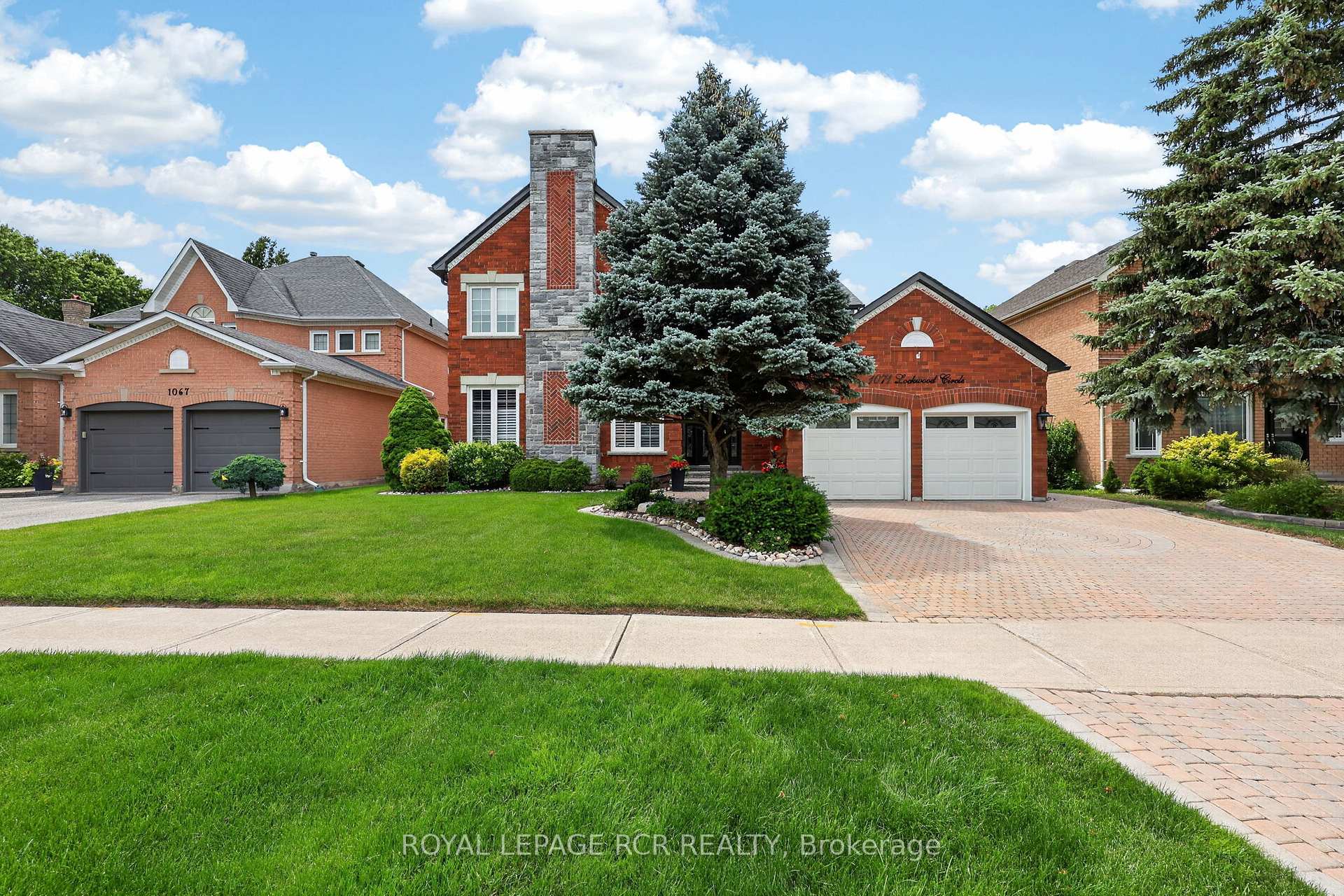 1071 Lockwood Circle, Newmarket, ON L3X 1M2