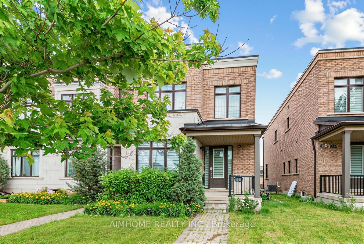 1238 Wellington Street, Aurora, ON L4G 2C9