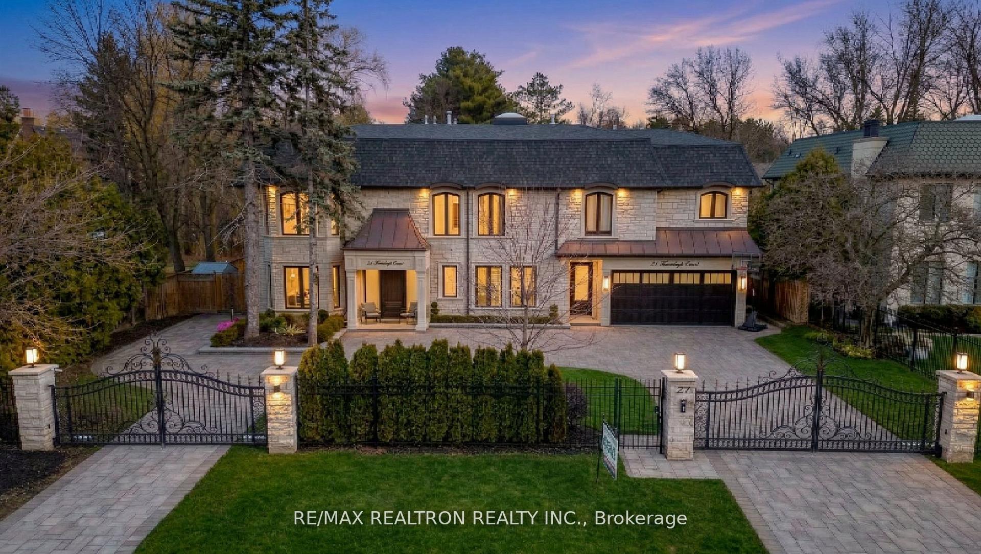 27 Laureleaf Road, Markham, ON L3T 2X4