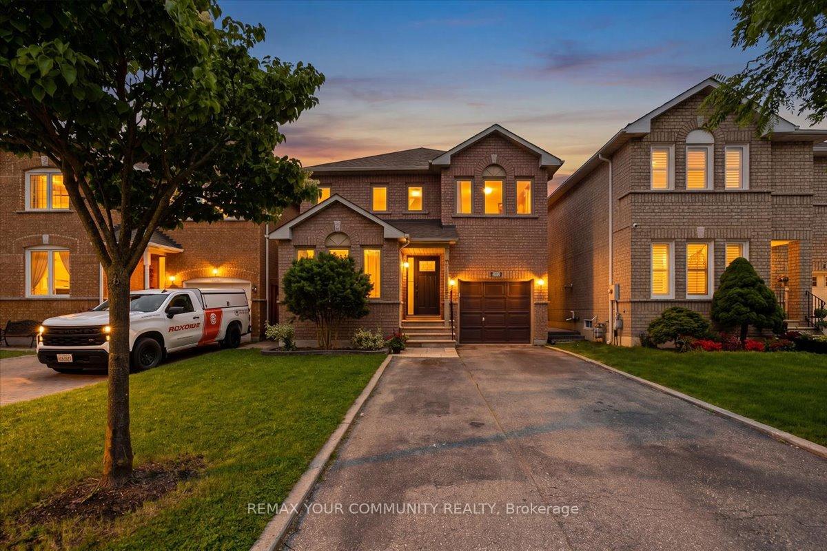 202 Matthew Drive, Vaughan, ON L4L 9B1