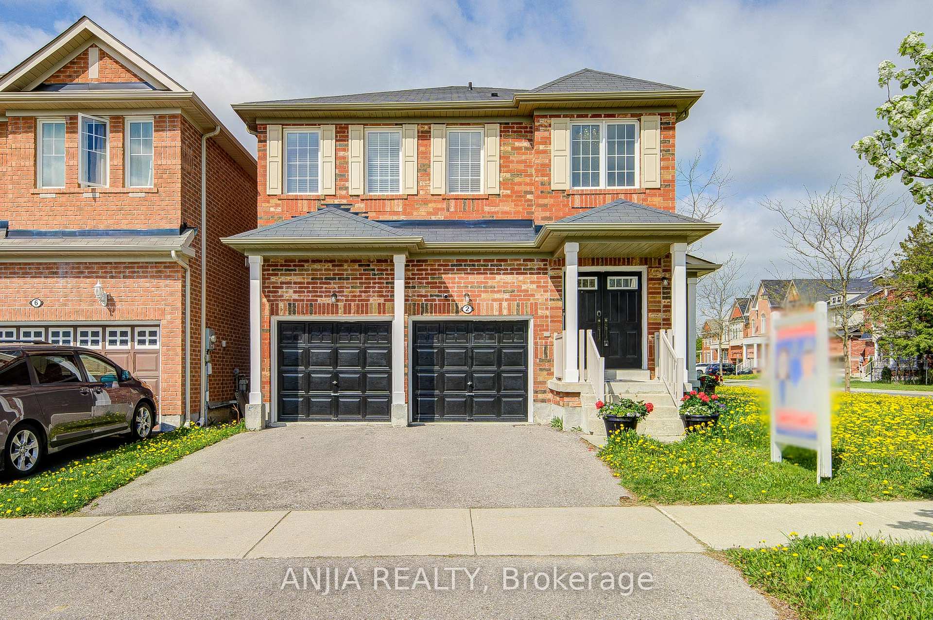 2 Horn Street, Whitchurch-Stouffville, ON L4A 0X9