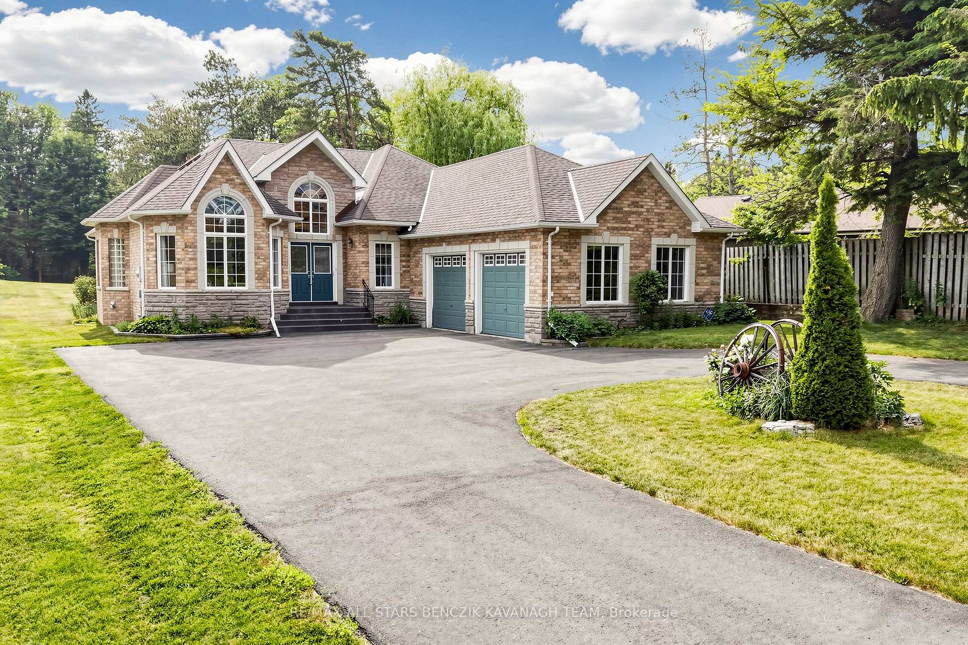 5633 Lakeshore Road, Whitchurch-Stouffville, ON L4A 7X3